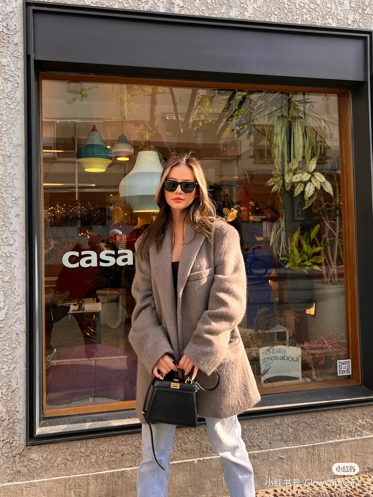 Fendi Peekaboo i See U Small Black Top Image