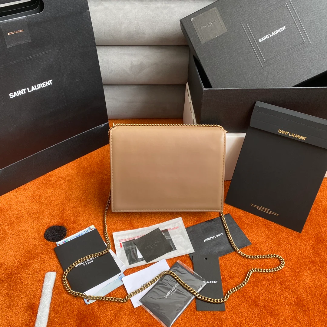 Сумка-конверт YSL Cassandra из гладкой плетеной ткани