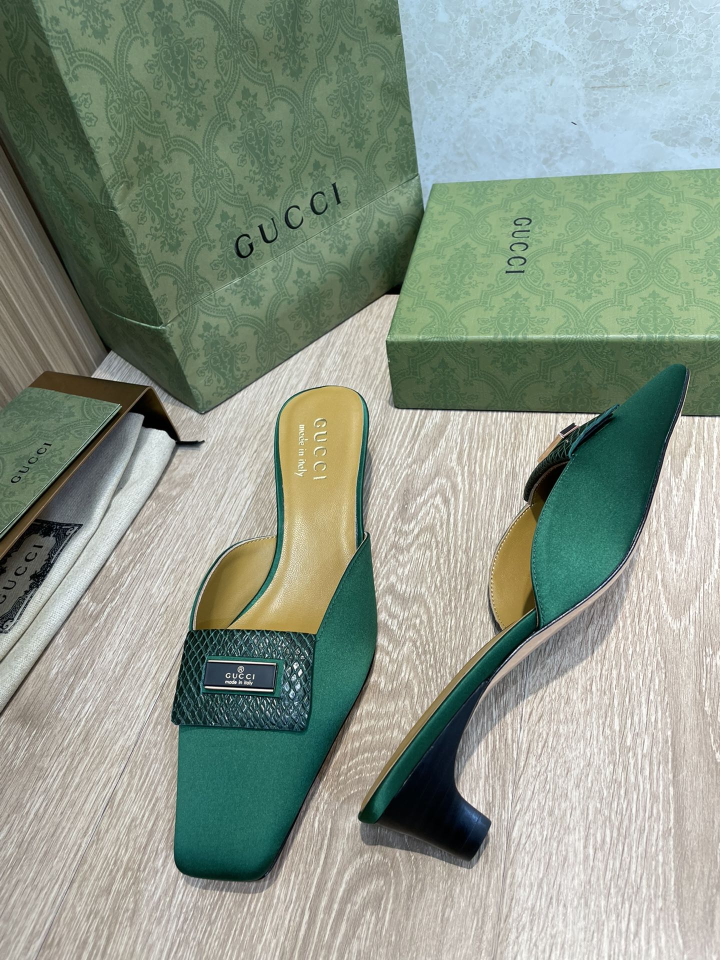 Gucci - Элегантные - На низком каблуке - Тапочки