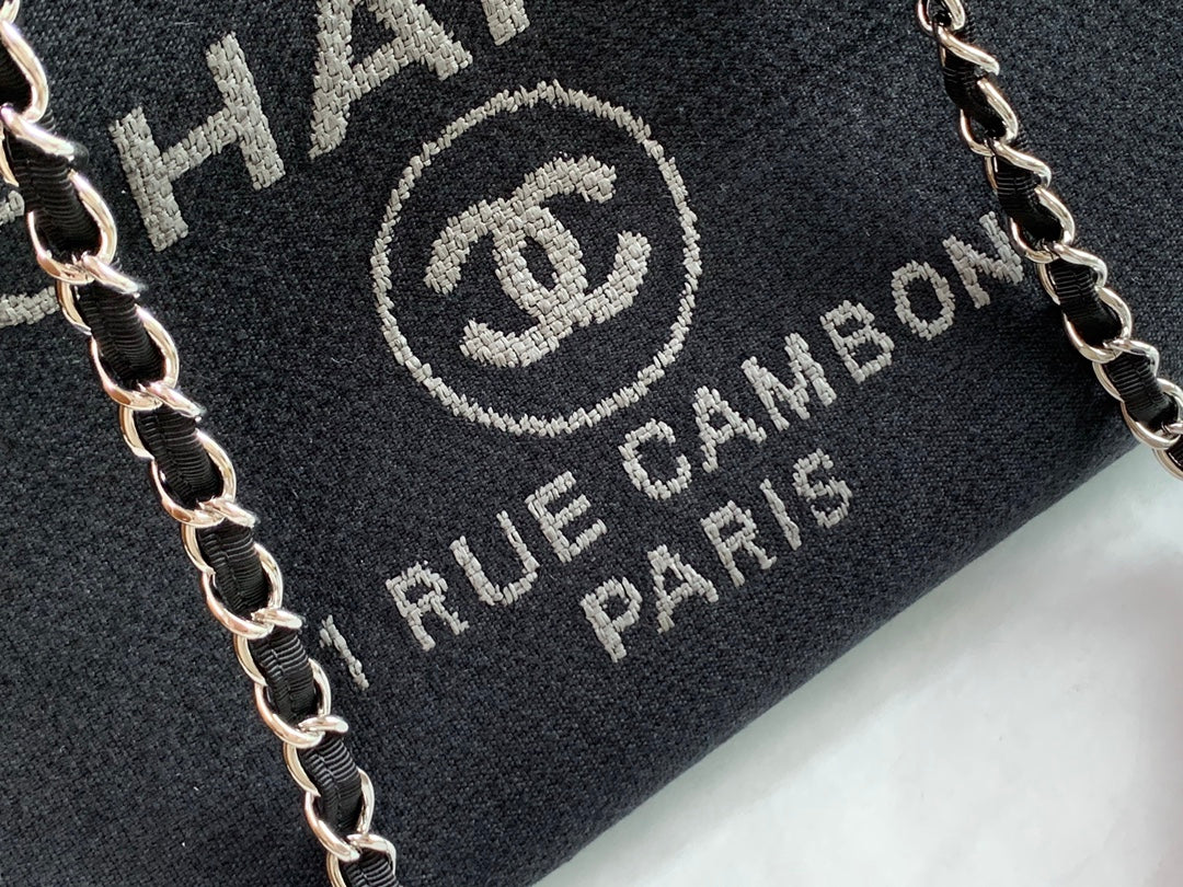Пляжная сумка Chanel из коллекции осень/зима 2022 — черная — большая
