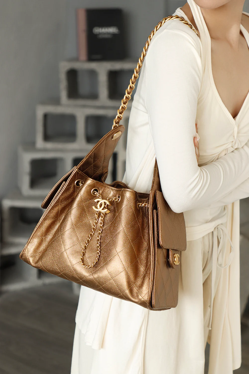 Chanel 25c Hippie Hobo Retro Gold Trumpet Gold Buckle