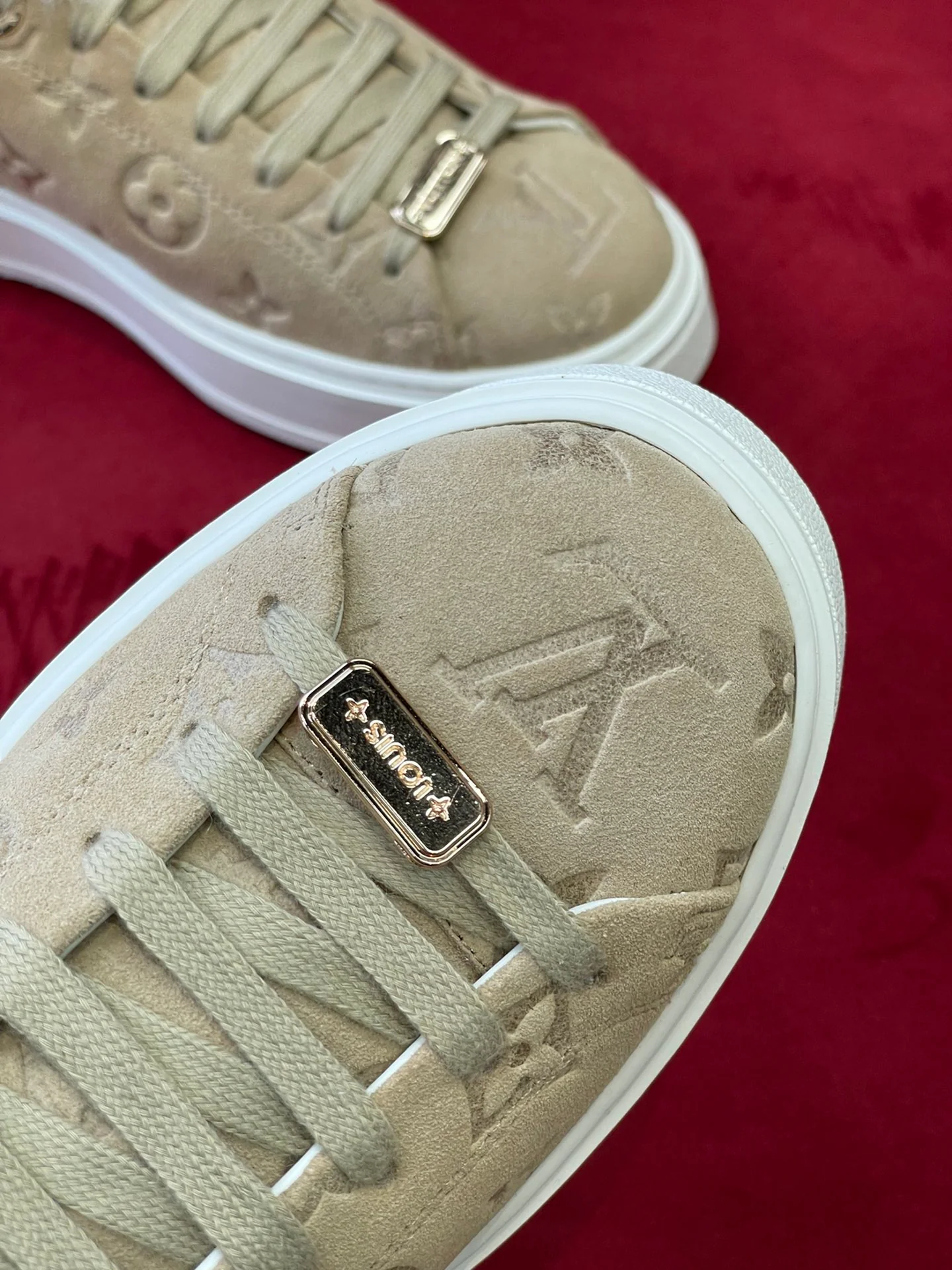 LV - Классические замшевые кроссовки на платформе из коллекции осень/зима 2022