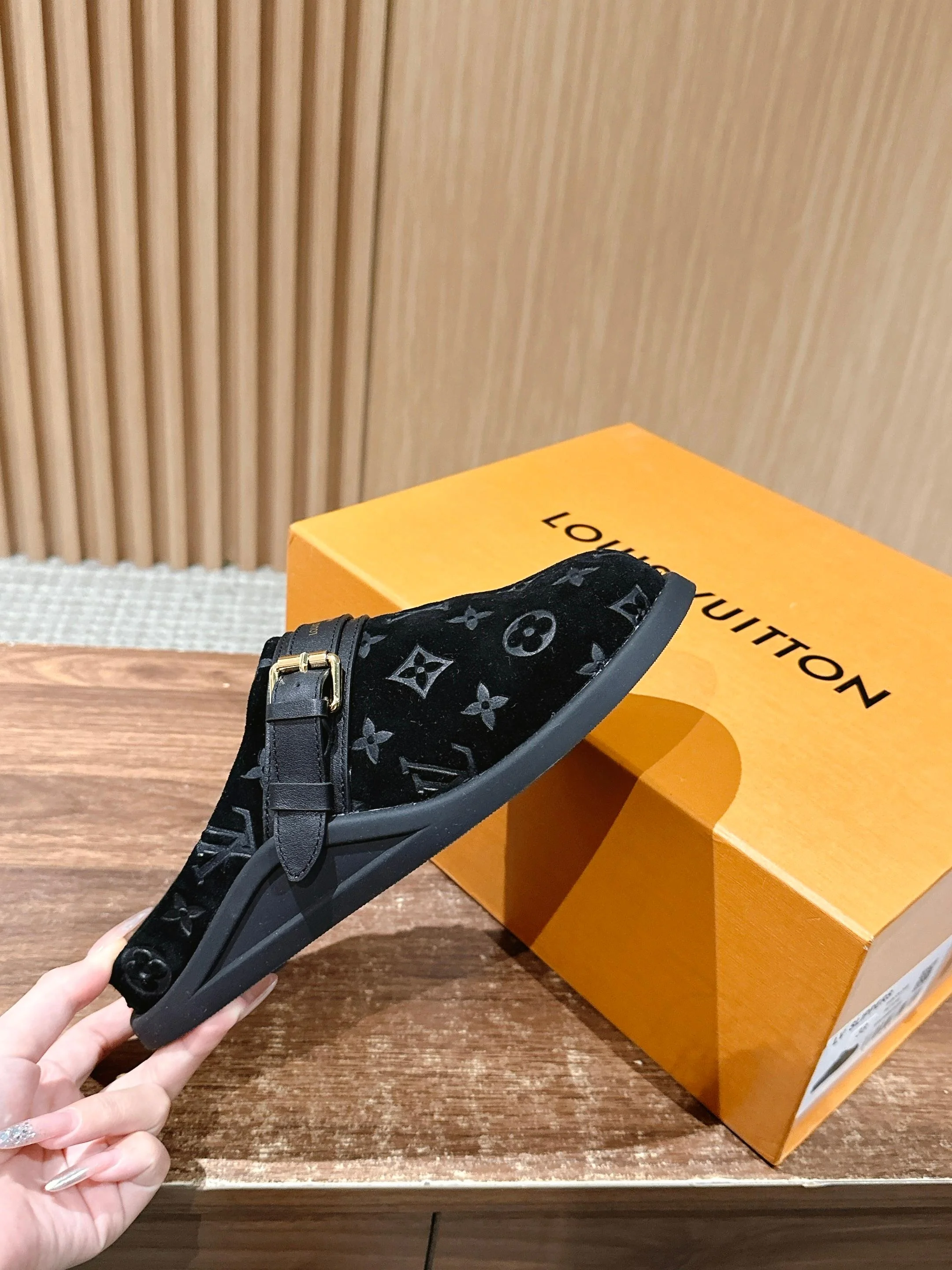 Сандалии LV Birkenstocks - замшевые - черные