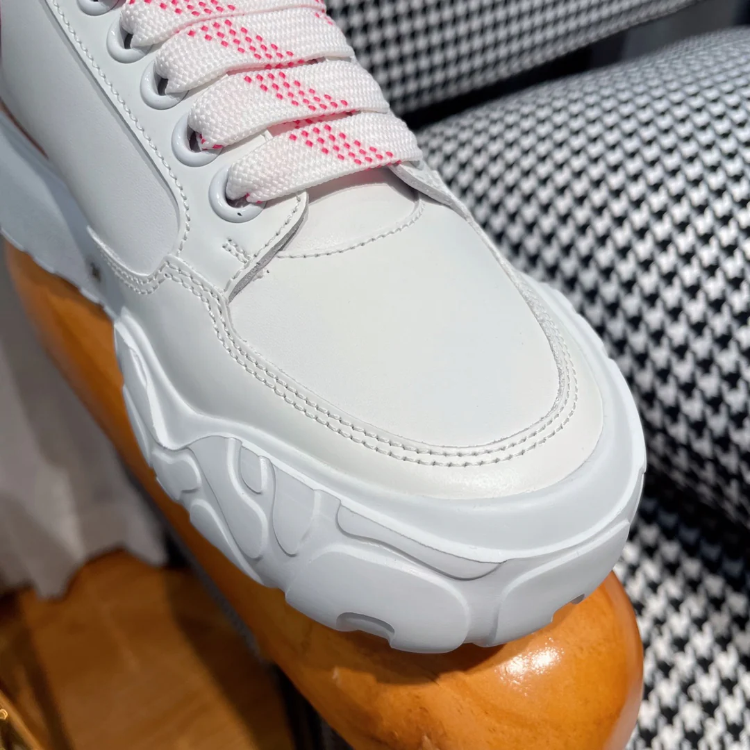 McQueen - Новые кроссовки - Розовый хвост