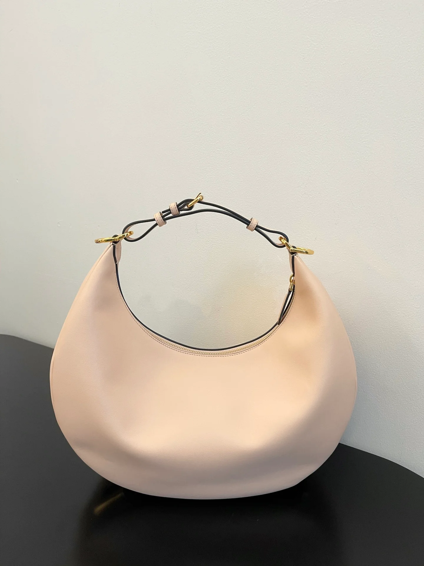 Fendi-fendigraphy - Большая розовая кожаная сумка через плечо