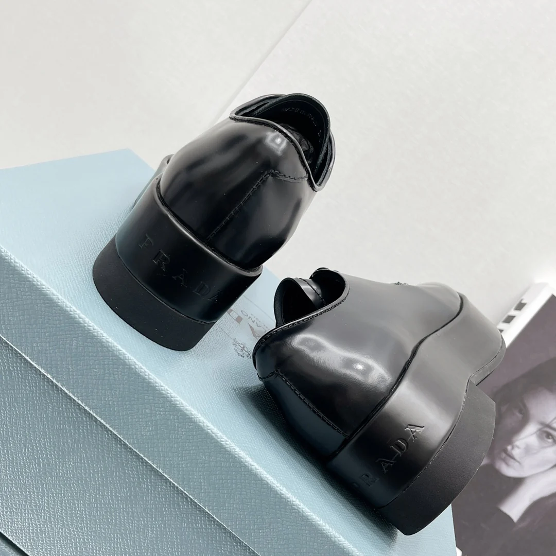 Обувь Prada - Prada - платформа с квадратным носком - кожаные туфли