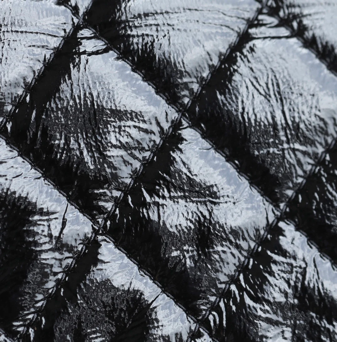 Chanel - Маленькая сумка через плечо с цепочкой и кисточкой - Черная с золотой фурнитурой