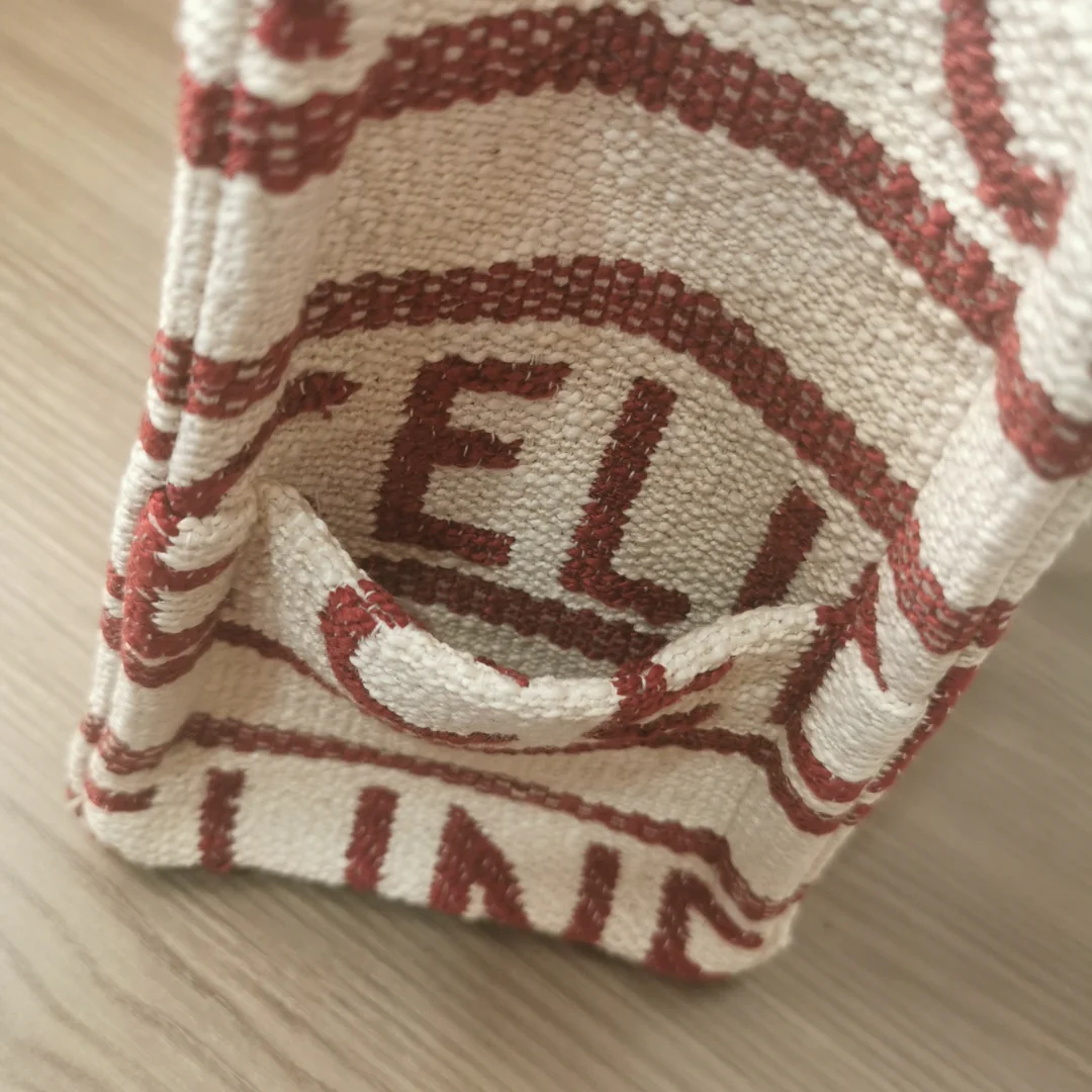 Сумка-шоппер Celine Cabas Thais, маленькая, красная (из махровой ткани)