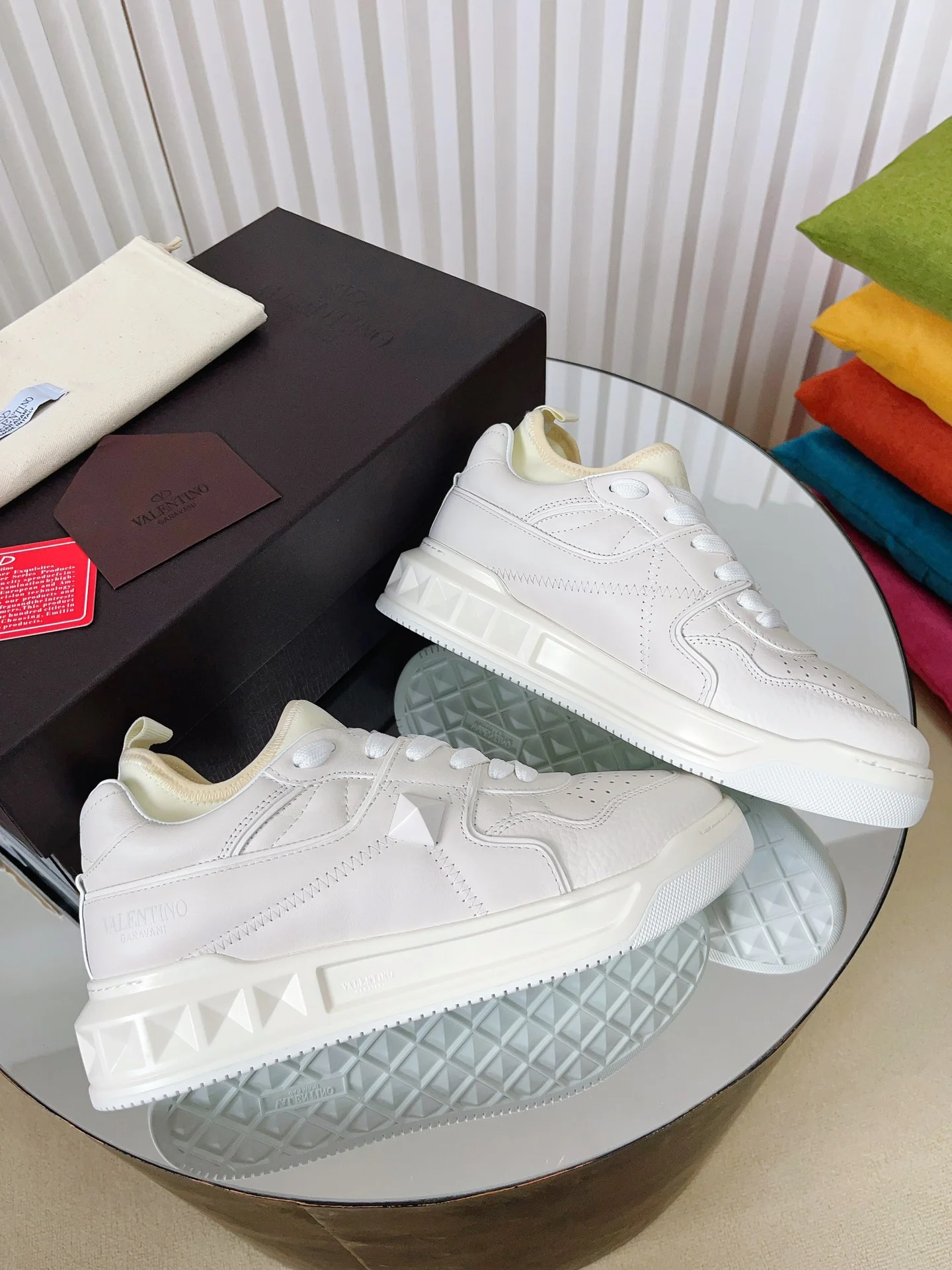 Valentino - Повседневные кроссовки - Унисекс - Белые