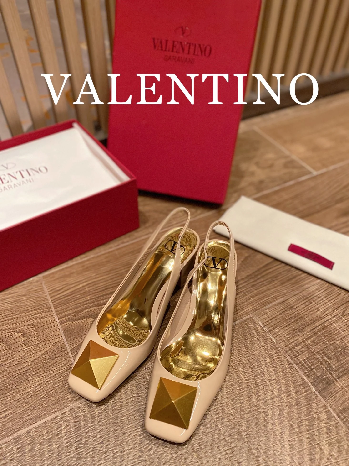 Valentino - Туфли на толстом каблуке с квадратным носком абрикосового цвета - 1