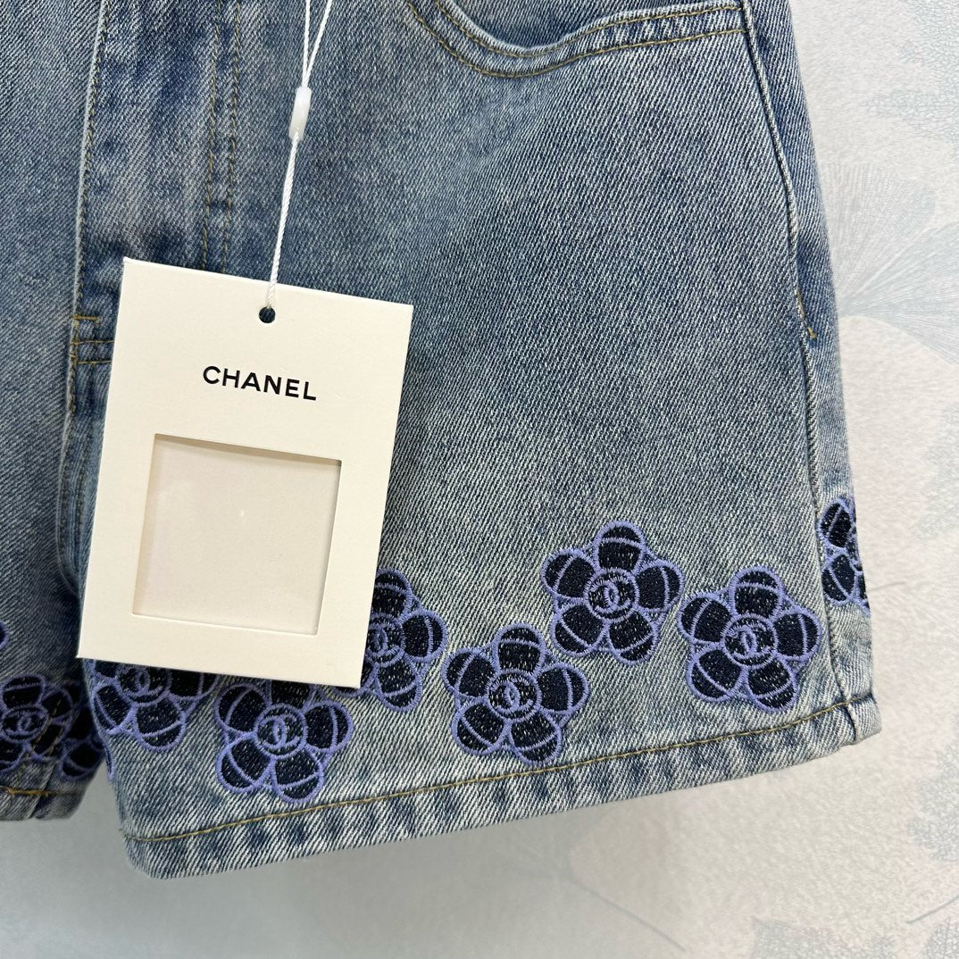 Новые летние джинсовые шорты Chanel 2403