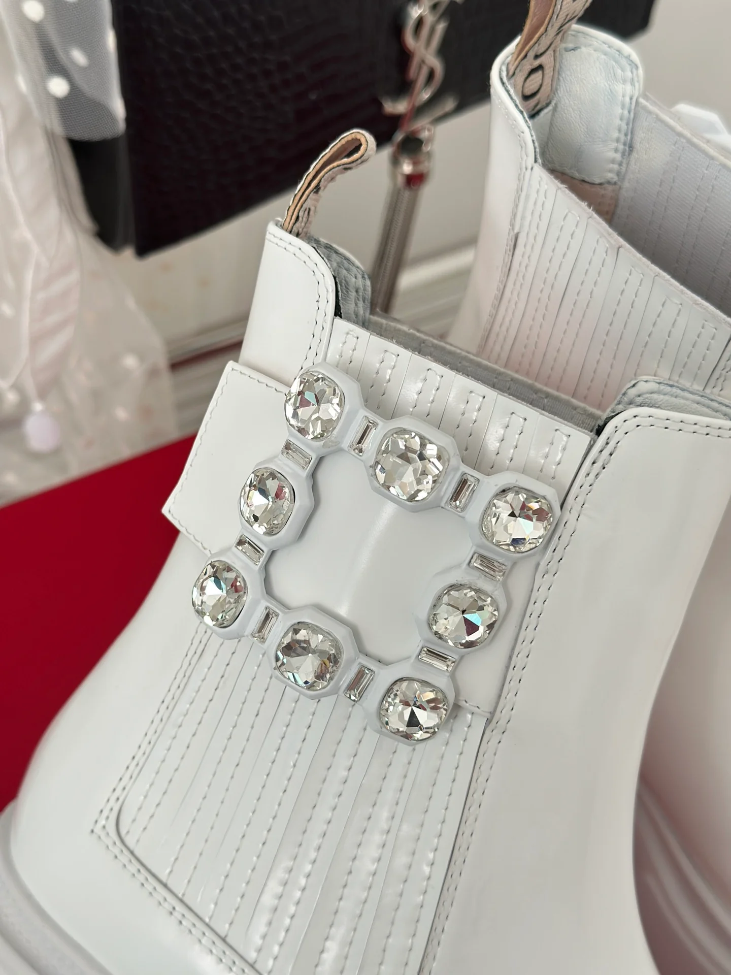 Обувь RV Shoes - Новинка сезона осень/зима 2023 - Ботильоны с квадратной пряжкой и стразами - Белые