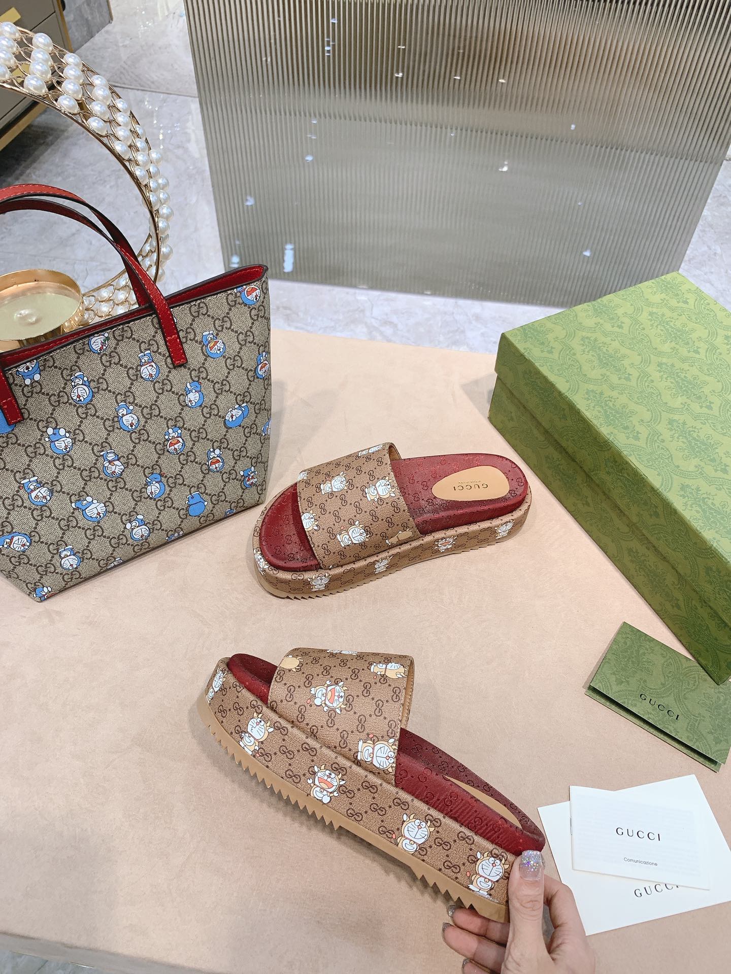 Сандалии на платформе Gucci