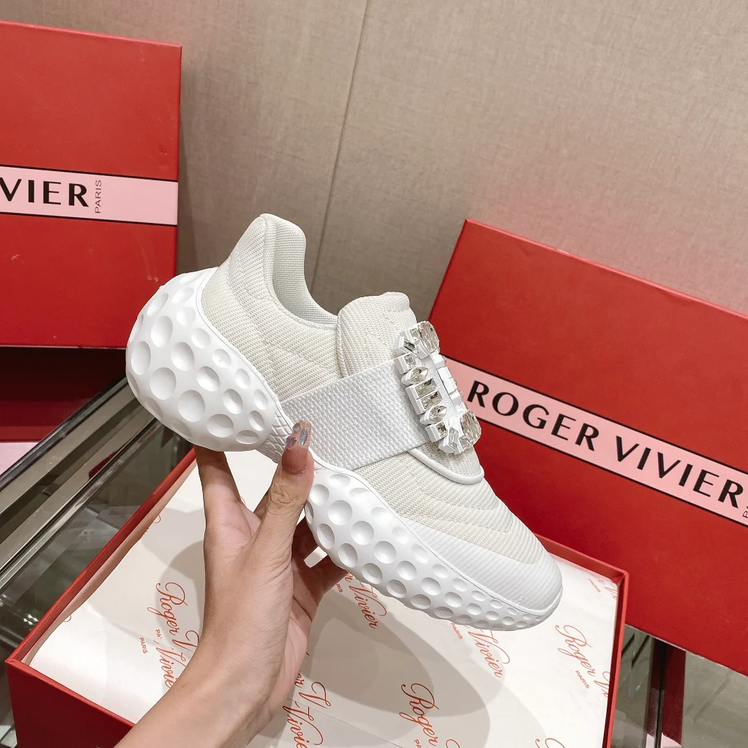 Roger Vivier Run Light - Новейшие кроссовки с хрустальной пряжкой