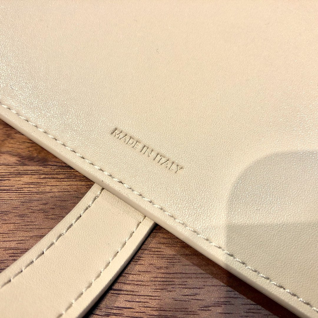 Кошелек Celine с ремешком из зернистой телячьей кожи - 1 шт.