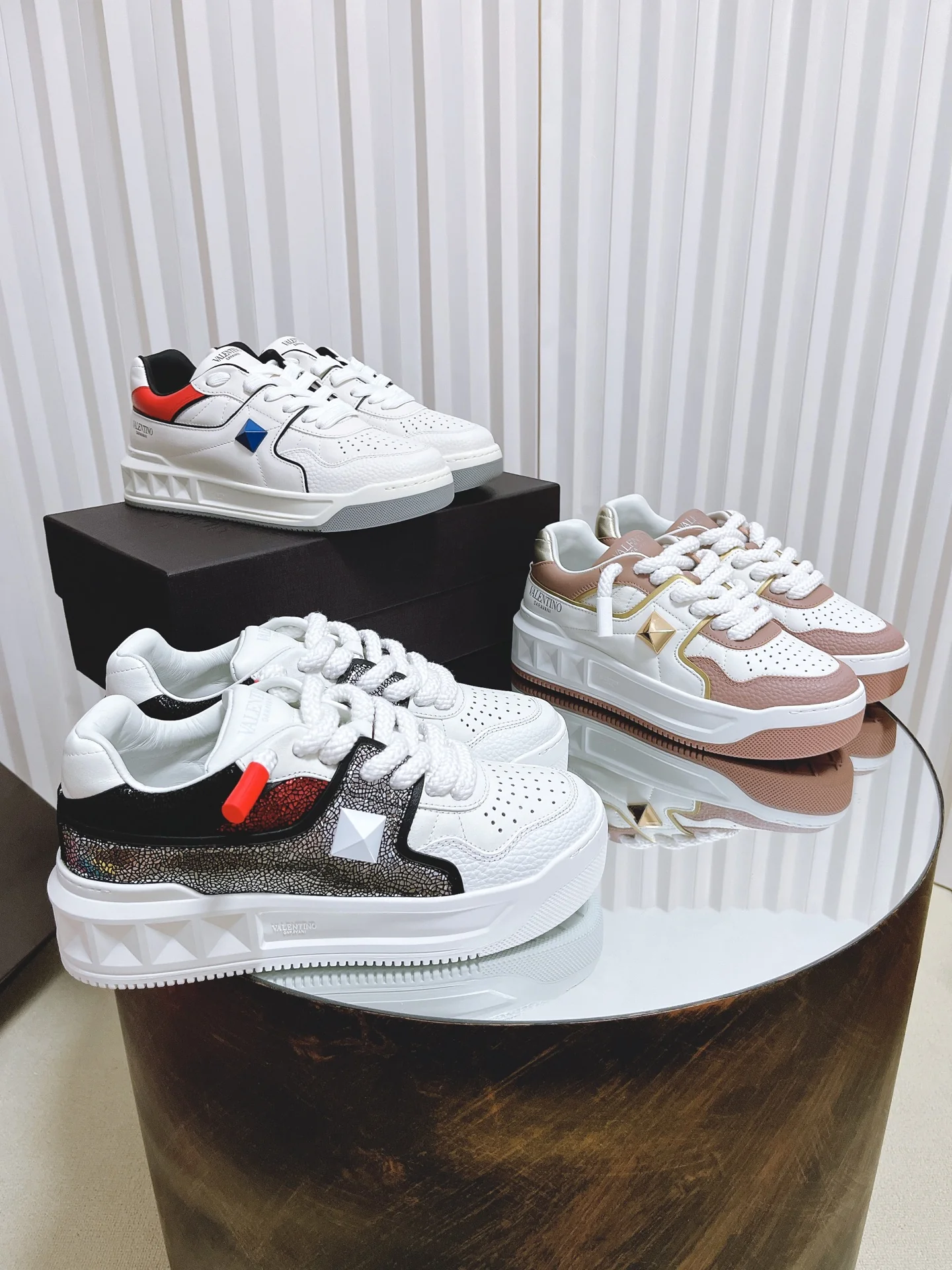 Кроссовки на платформе Valentino - белые - унисекс