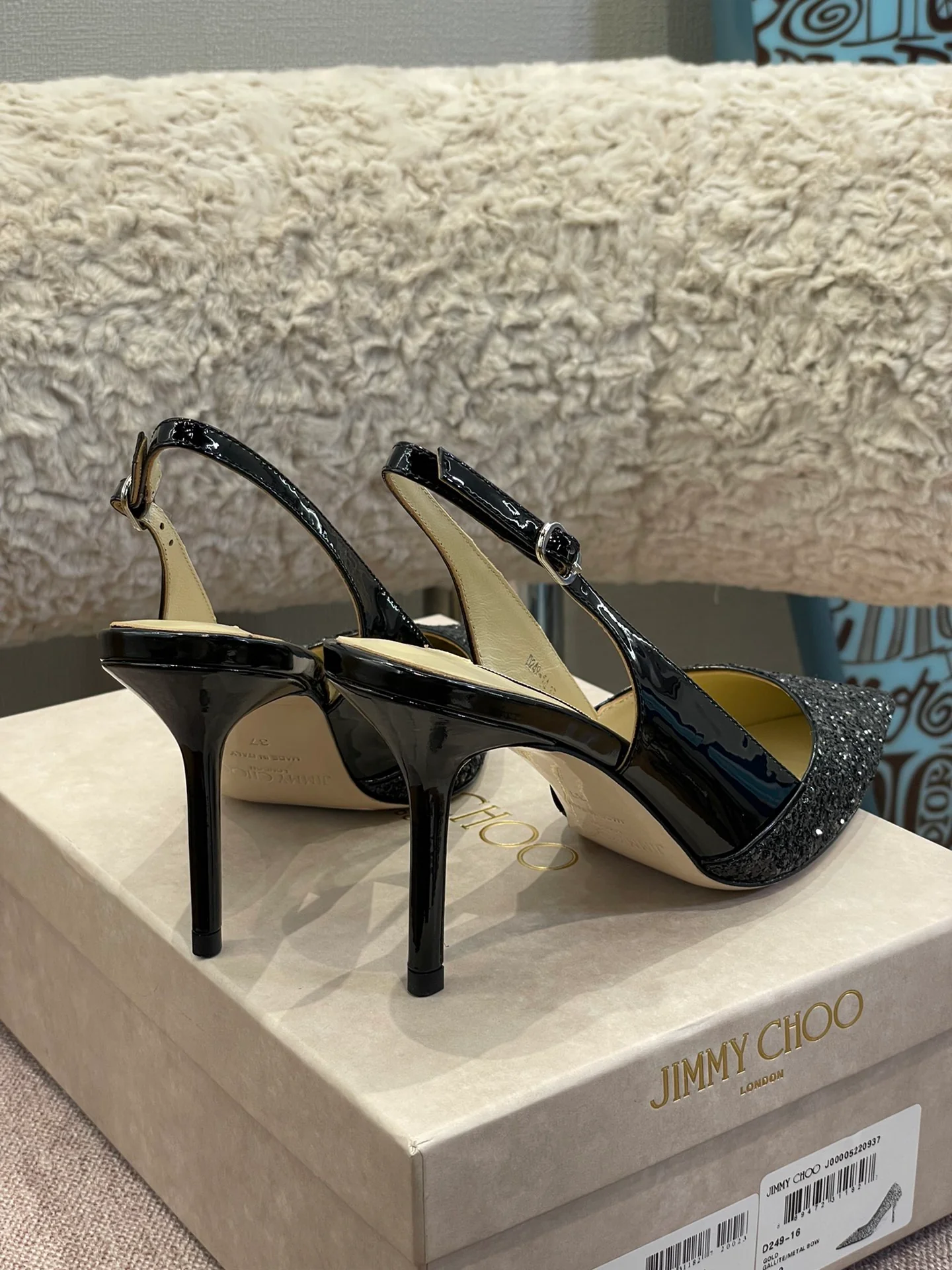Новые поступления коллекции Jimmy весна/лето 2022 - Туфли на высоком каблуке с пайетками - 5