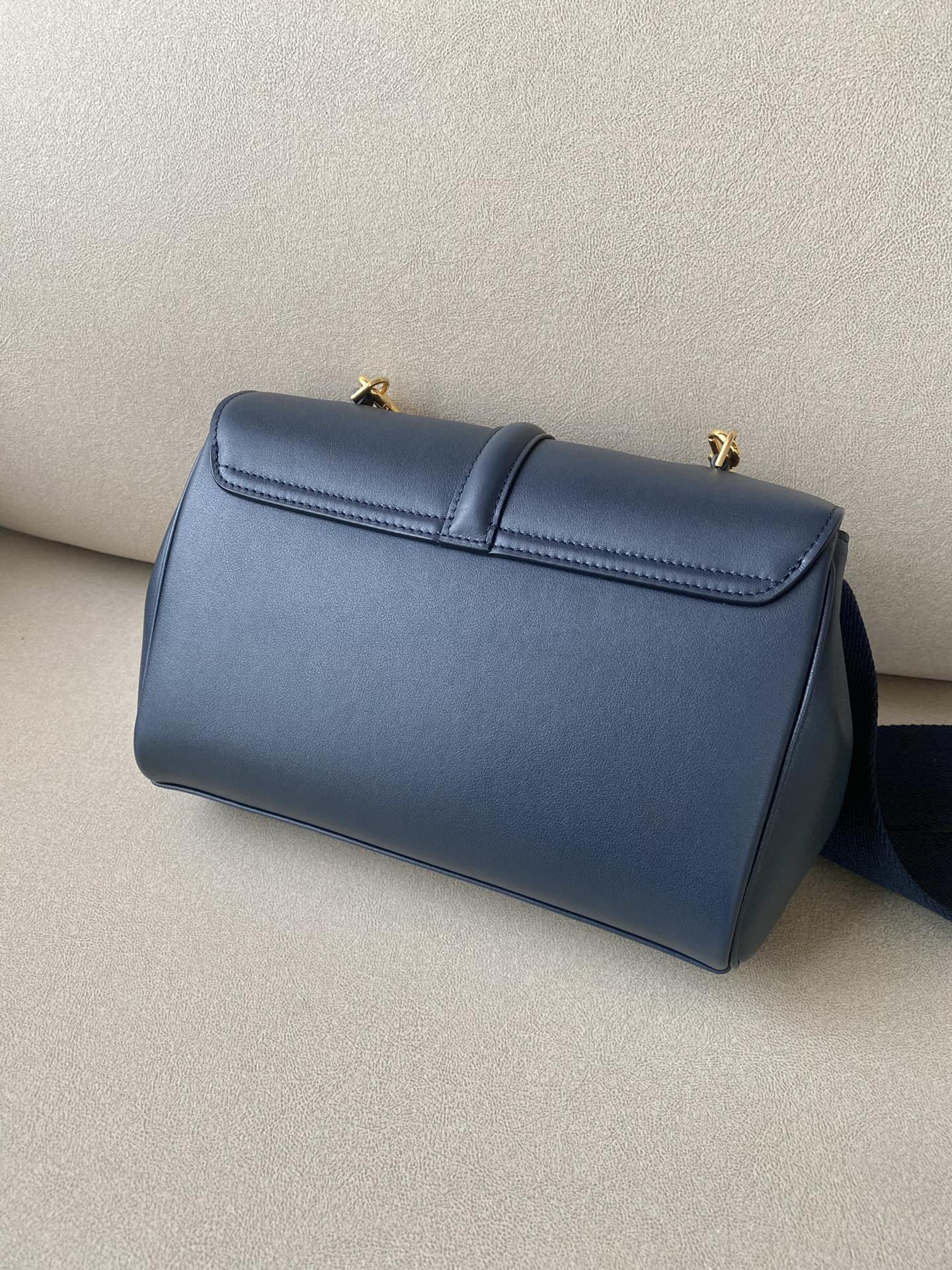 Сумка Celine Teen Soft из телячьей кожи с зернистой текстурой (16 оттенков) - 5