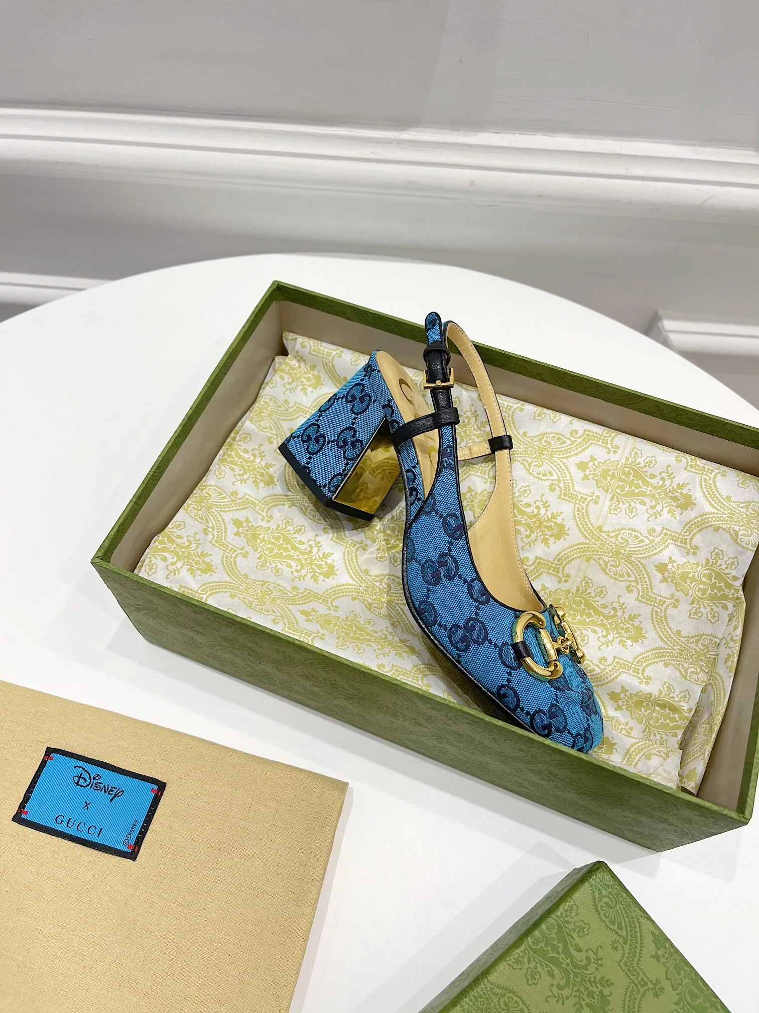 Gucci - Ретро с квадратным носком - Массивный каблук - Сандалии на низком каблуке - 1