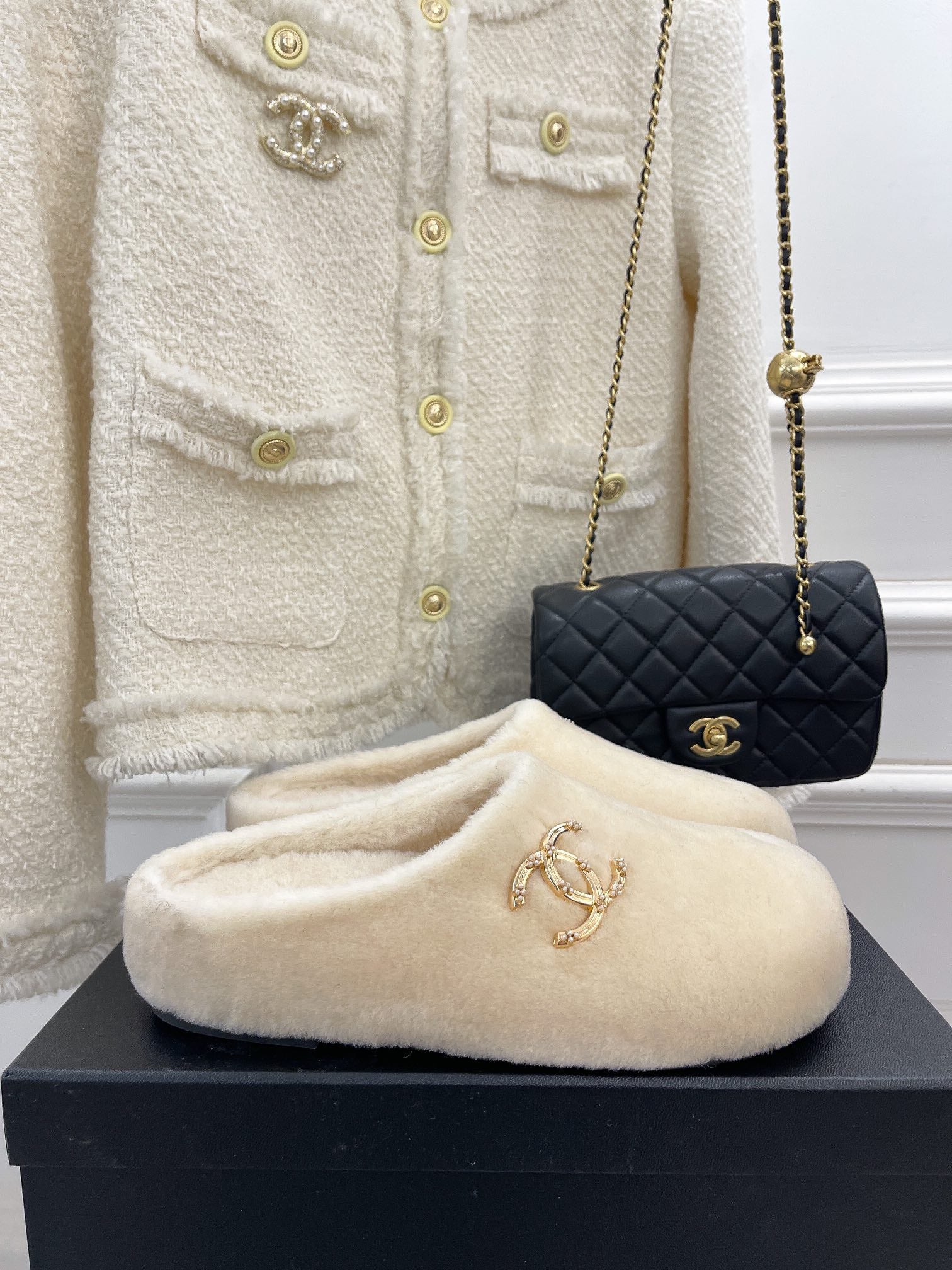 Chanel 2022 Ранняя весна - Тапочки Birkenstock - Белые