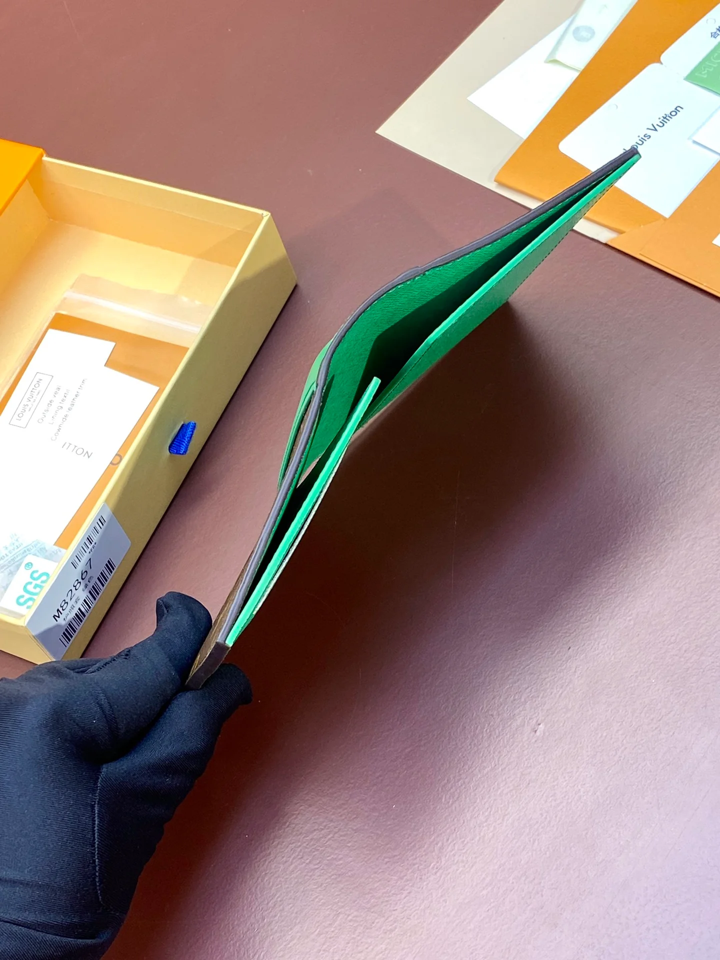 Обложка для паспорта LV-m82867-зеленая