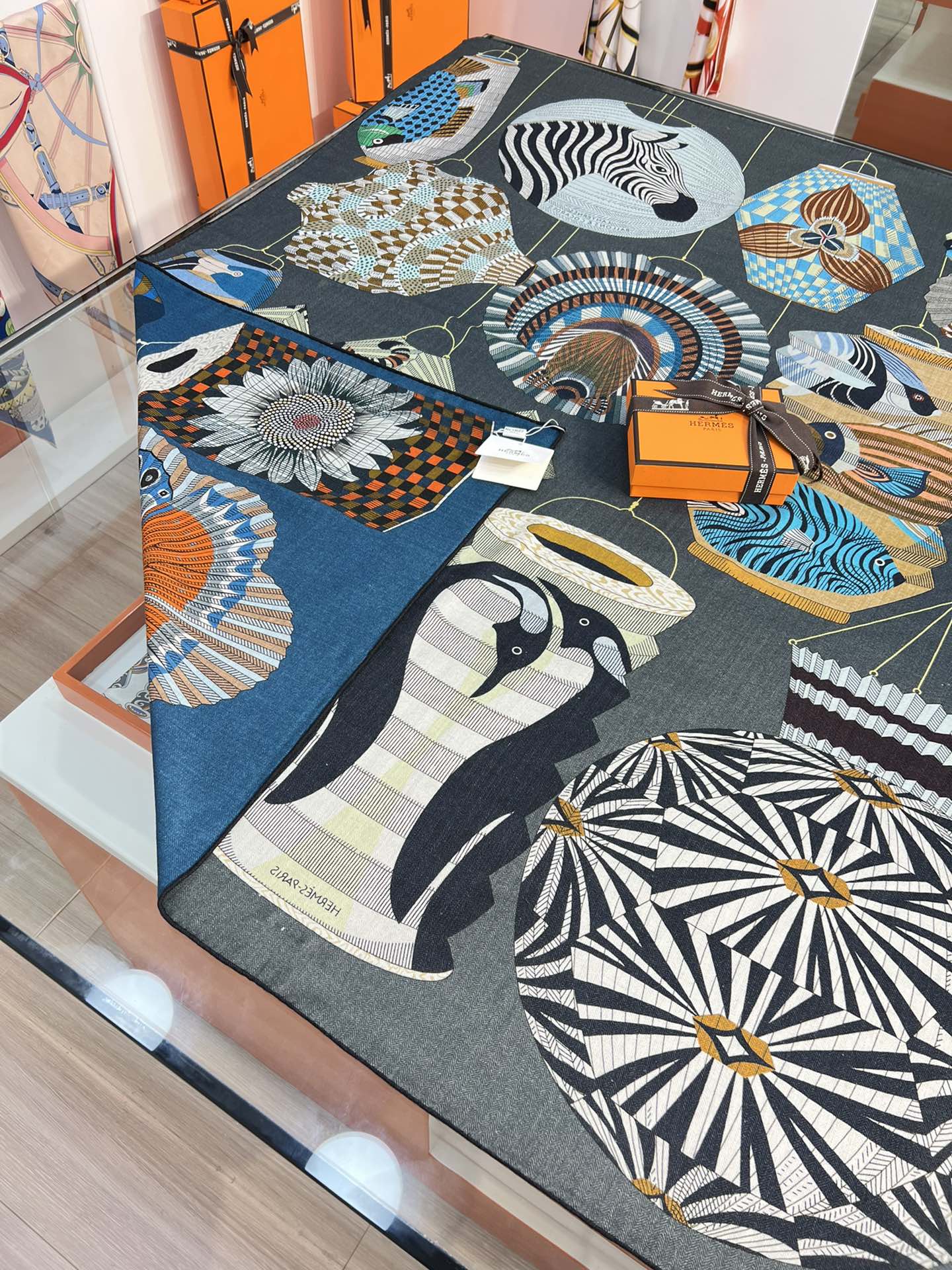 Большой двусторонний бархатный шарф Hermes - 140 см - 003