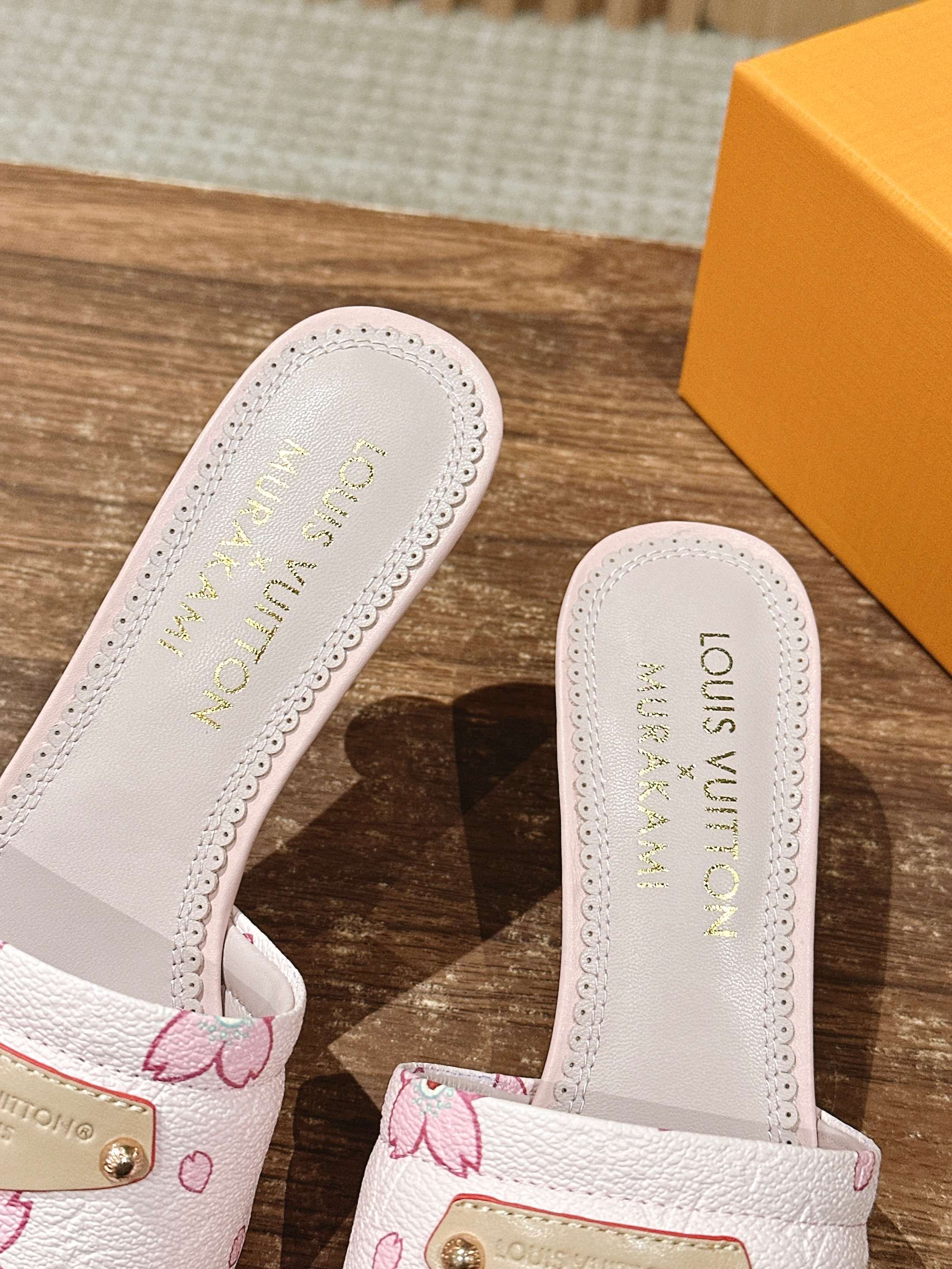 LV - Коллекция Такаши Мураками в стиле ретро - Сандалии на низком каблуке - Розовые