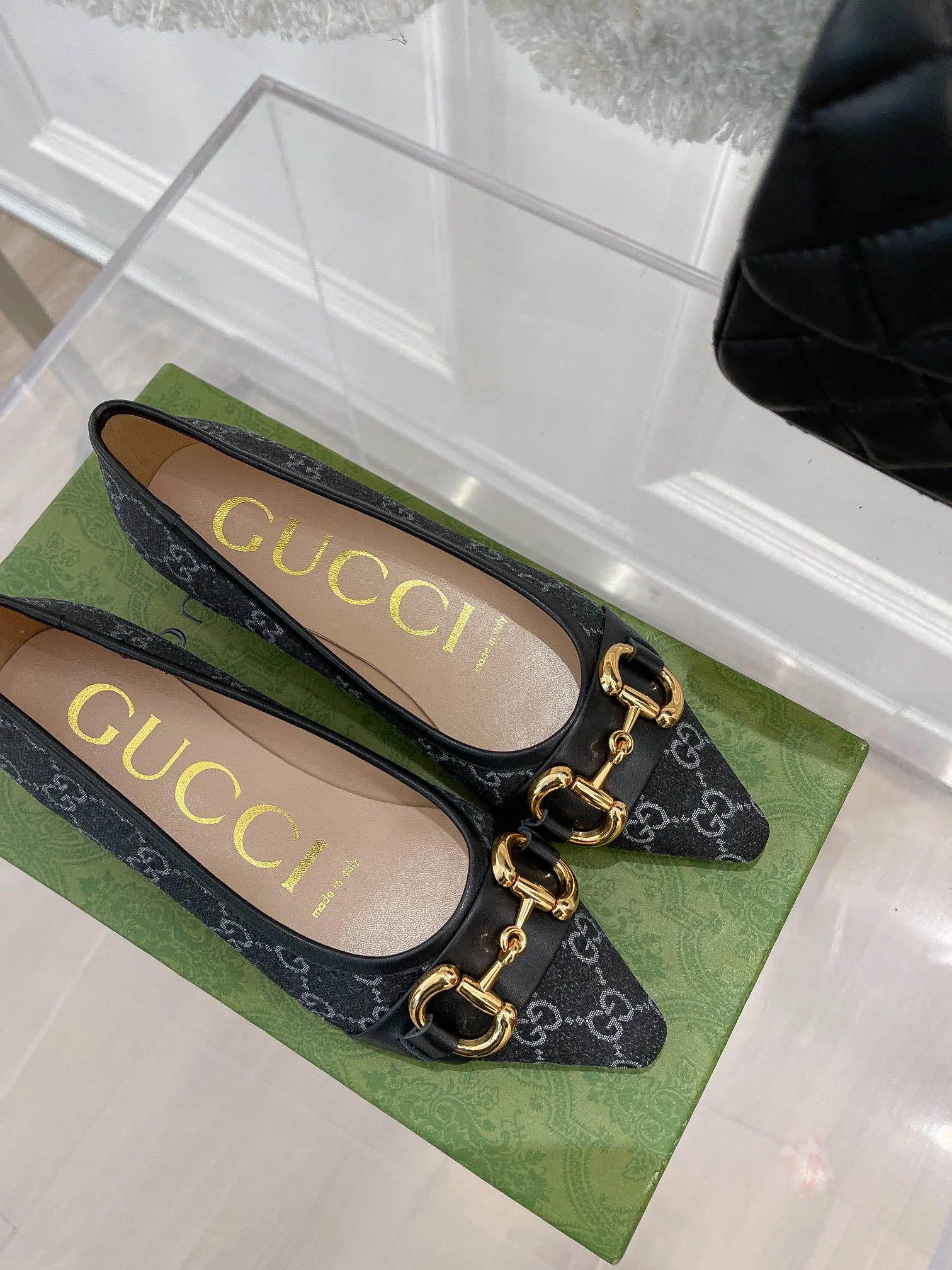 Gucci - Новые балетки с острым носком и монограммой
