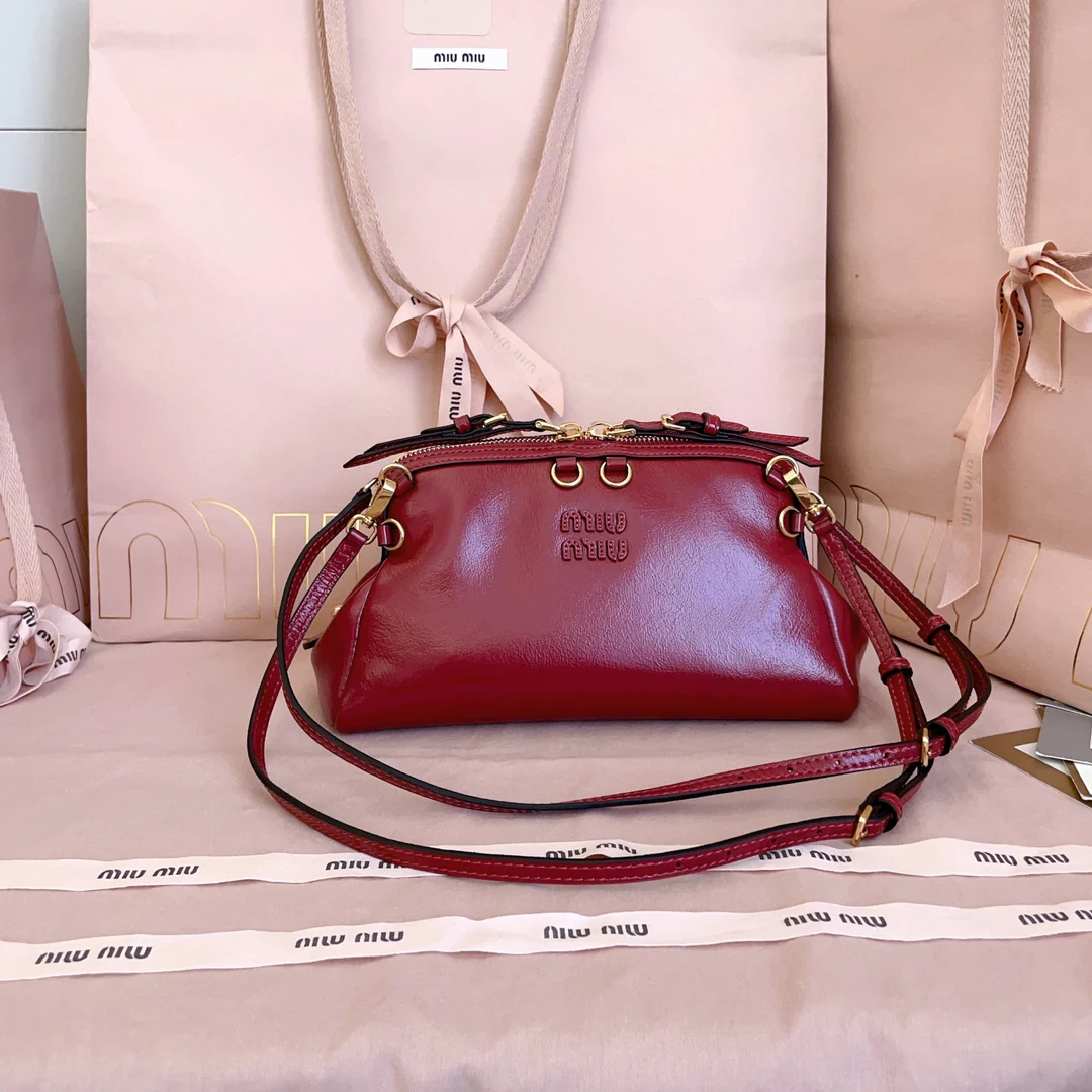 Рюкзак Miu Miu 5bf131 Shell Backpack - красный