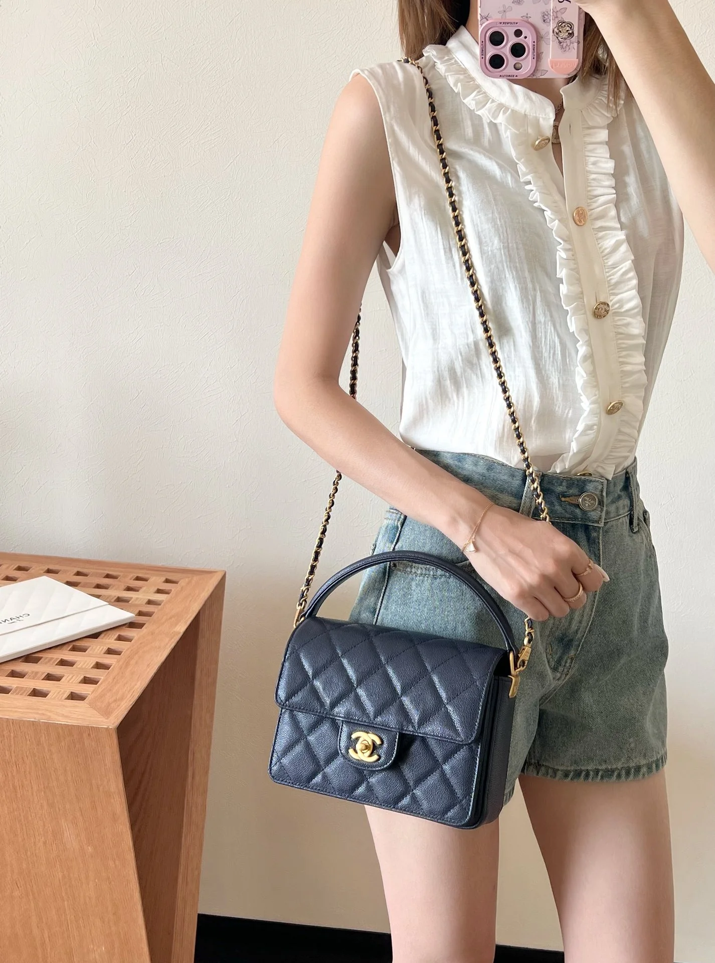 Сумка Chanel Medium Handle Flap Bag - синяя