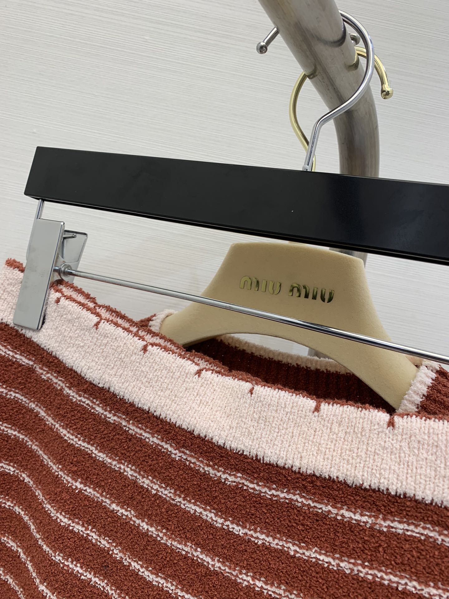 Miu Miu - 2404 - Новинка сезона Весна/Лето - Вязаный комплект в полоску - Коричневый