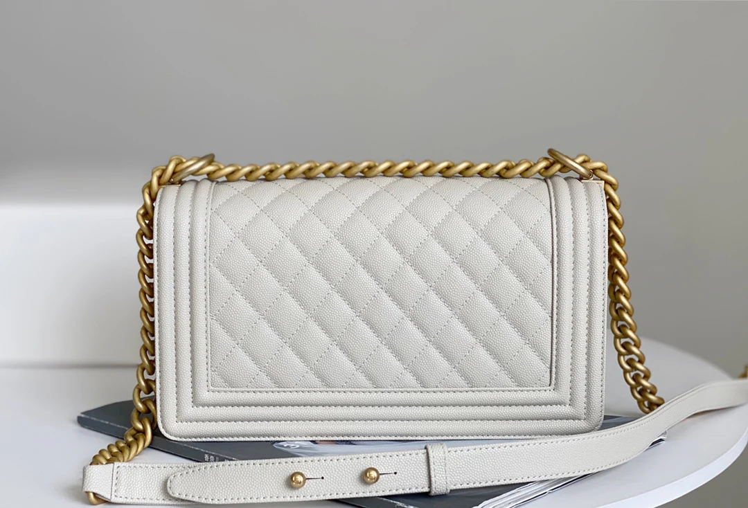 Chanel Boy 25 см, цвет слоновой кости