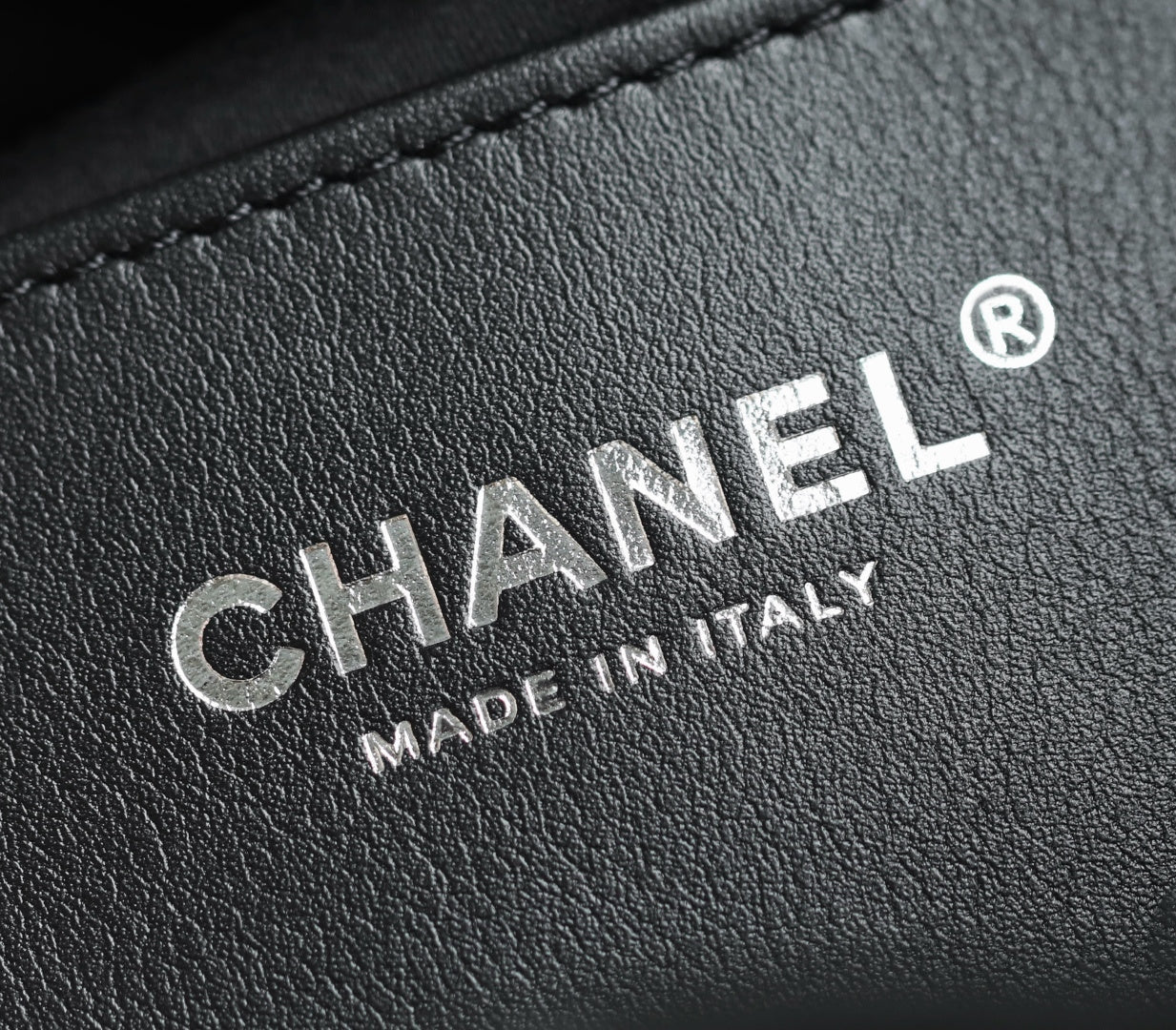 Chanel - ??? - Черный с цепочкой 