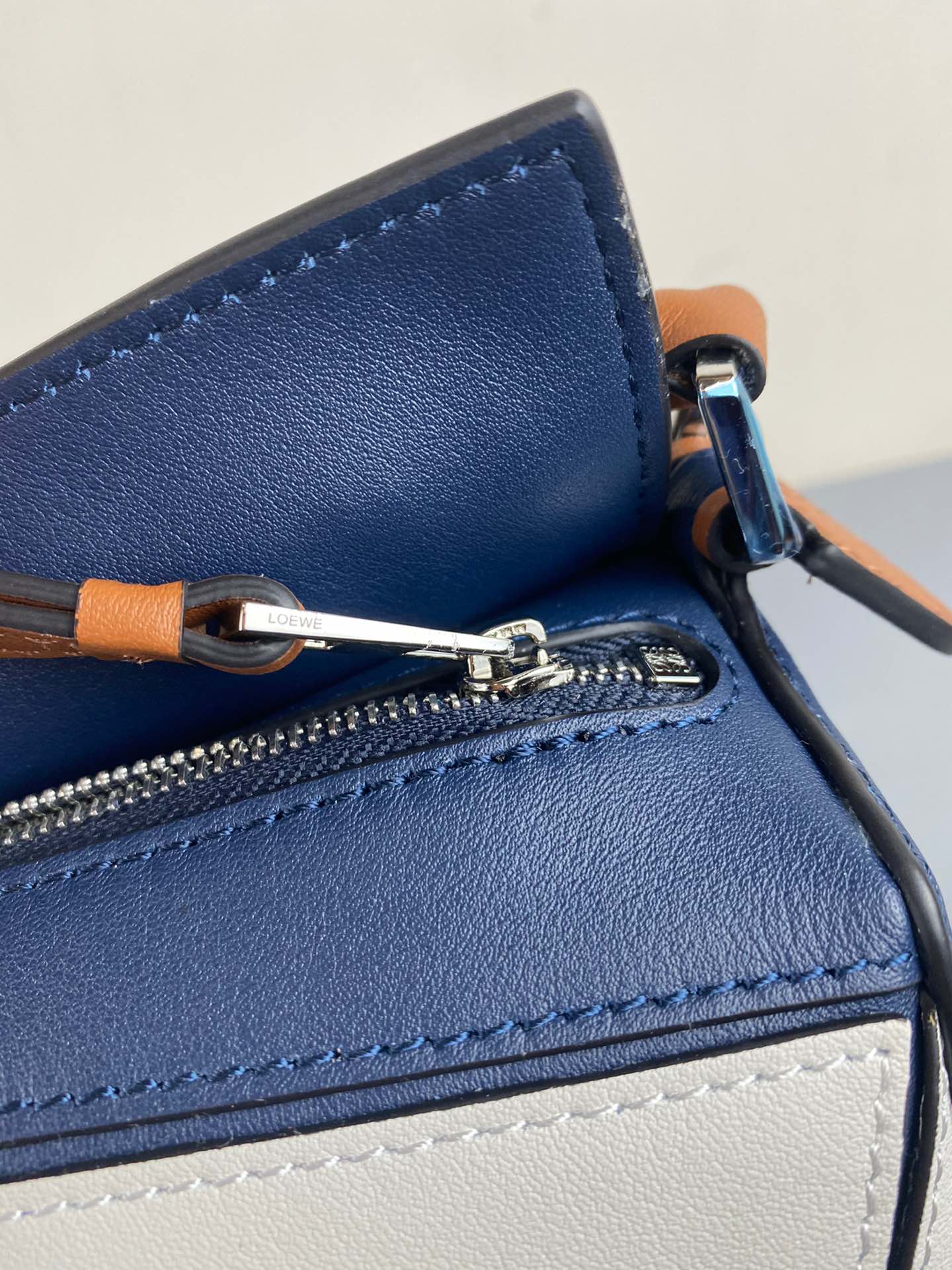 Сумка-пазл Loewe 2020 года, посвященная Китайскому Новому году, мини-версия, из телячьей кожи.