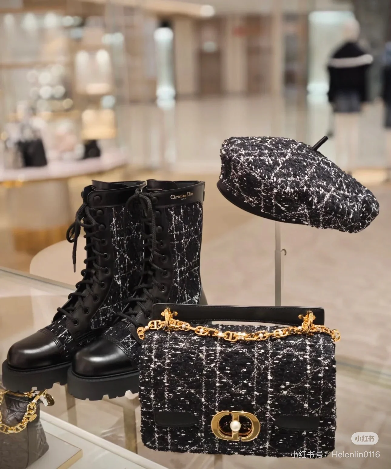 Ботинки Dior Dr. Martens средней высоты, модель 2024, черные.