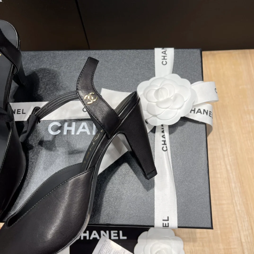 Chanel - Черные туфли на закрытом каблуке