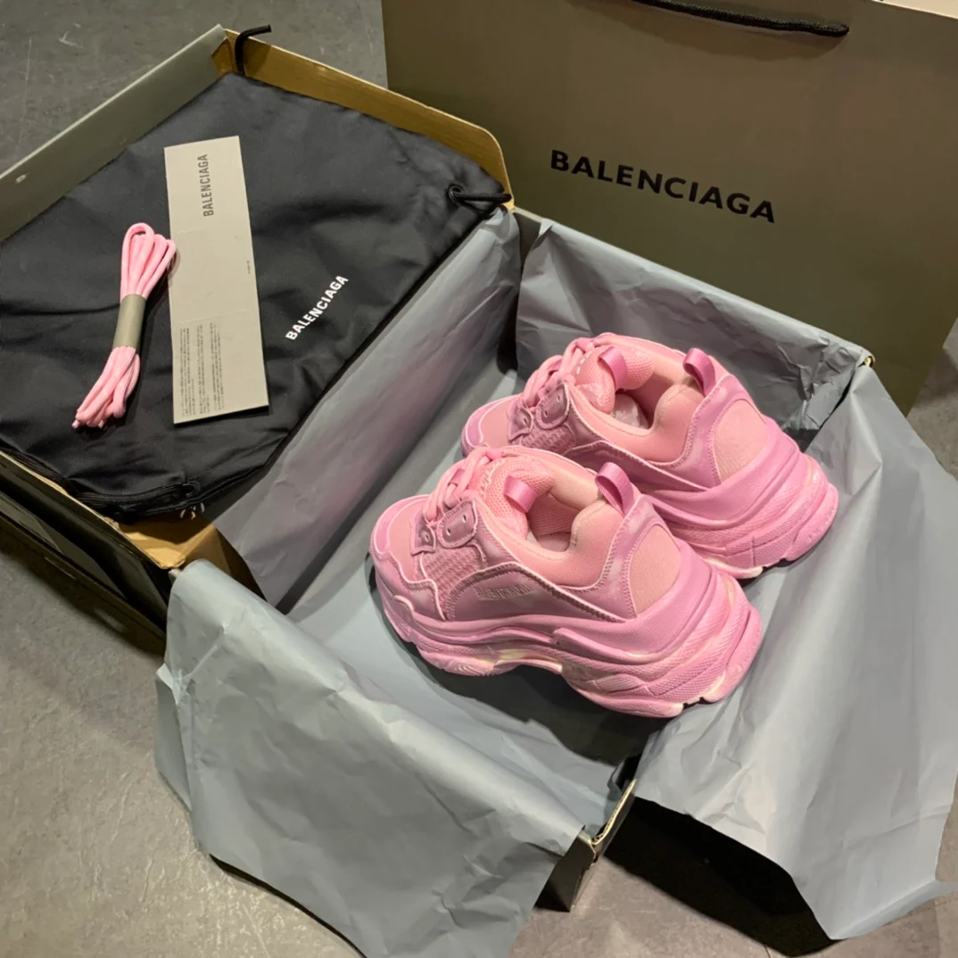 Balenciaga - Dad Shoes - 23
