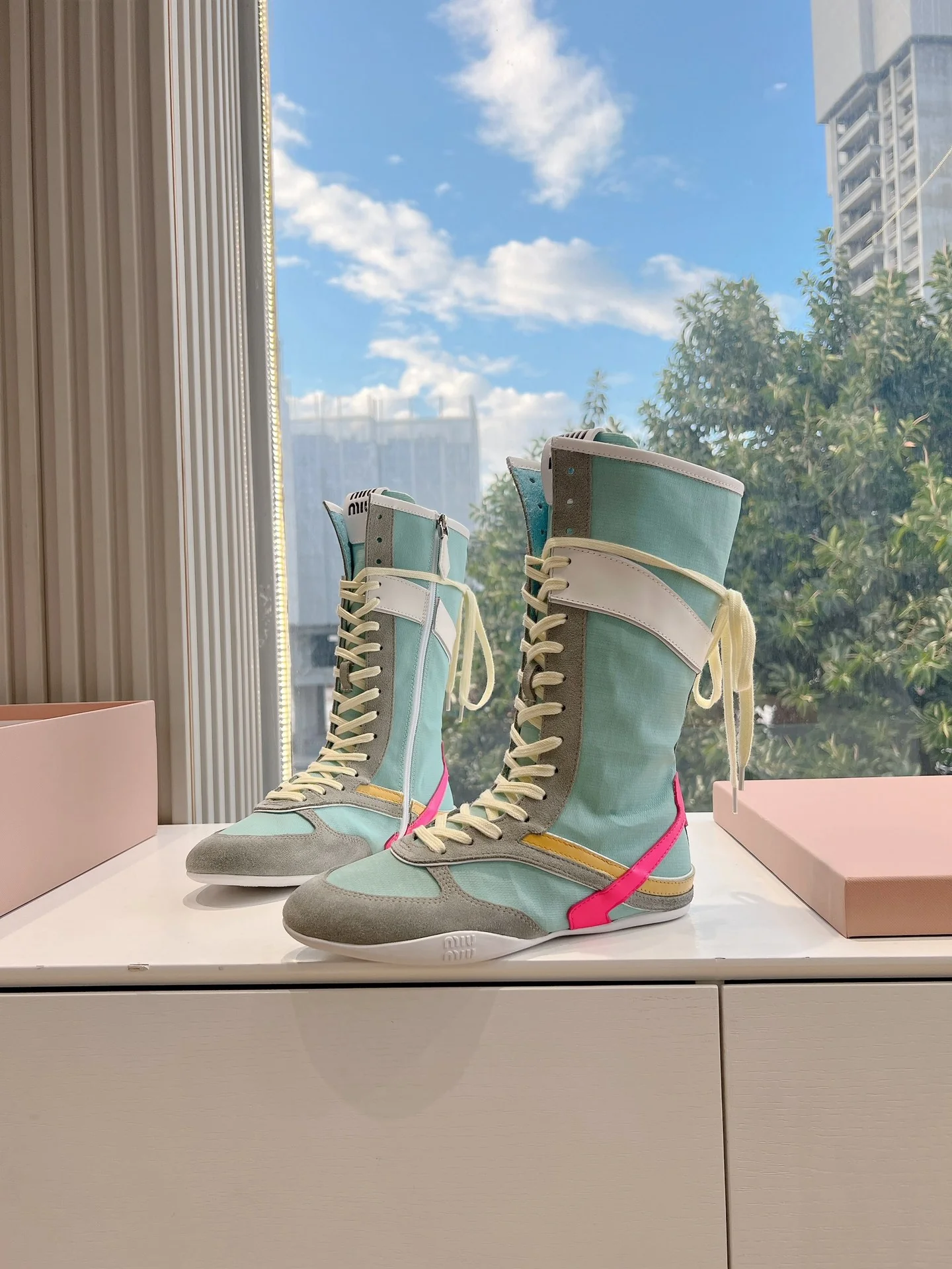 Ботинки для верховой езды Miu Miu 2025 - серые