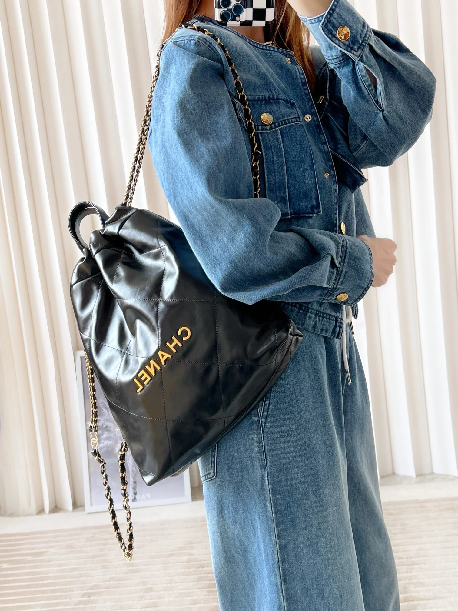 Сумка Chanel - Маленький рюкзак из телячьей кожи - Черный с золотой фурнитурой