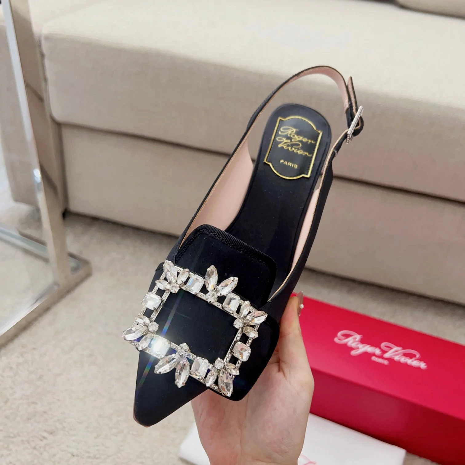 Обувь RV Shoes - Серия Versailles Garden - Сандалии с бриллиантовой пряжкой - Черные