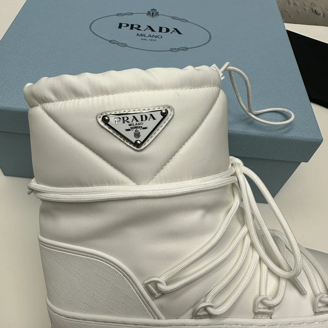 Горнолыжные ботинки Prada - белые