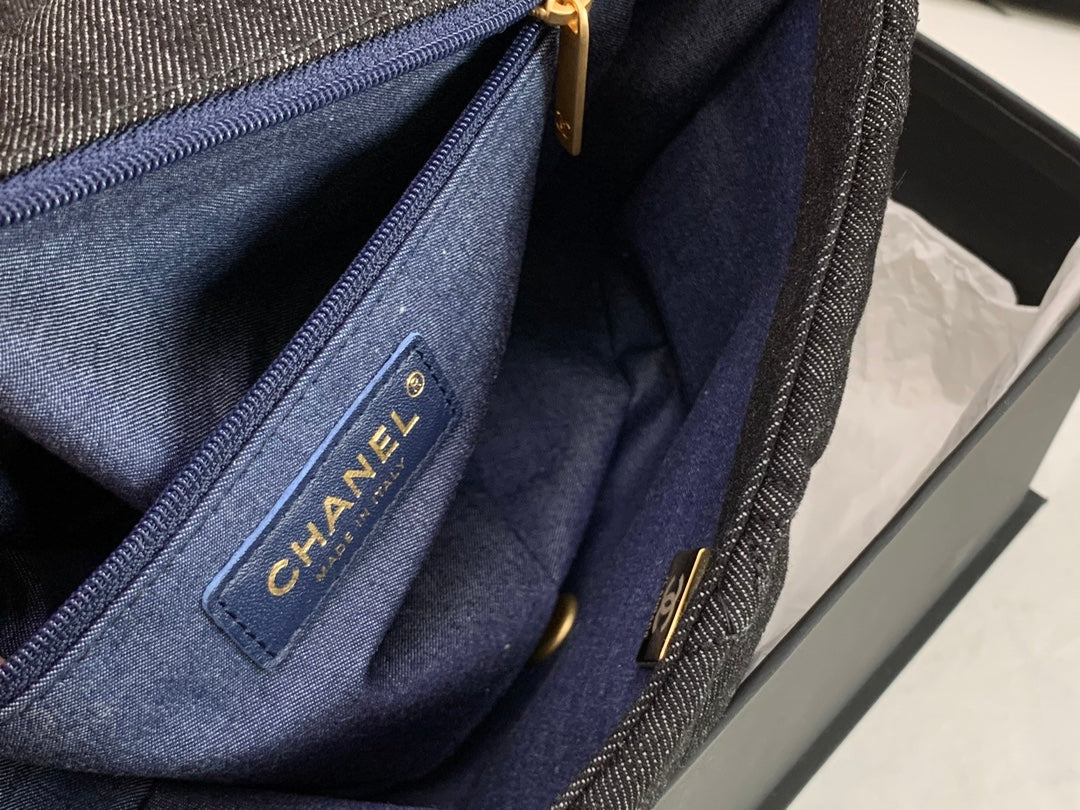 Сумка Chanel CF Chunky Chain Denim Shoulder Bag 2022 года, черная, 24 см.