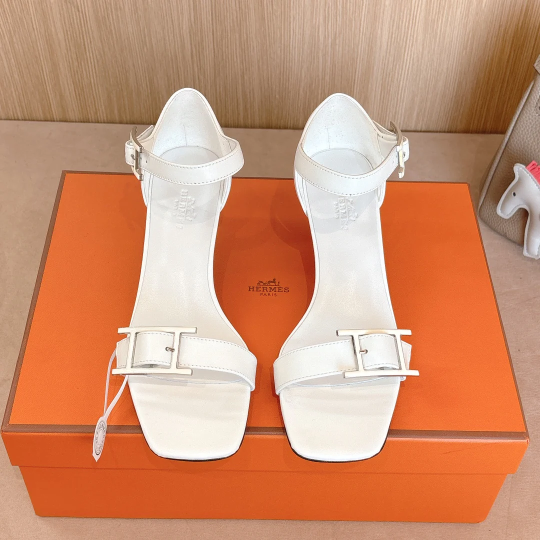 Босоножки на высоком каблуке Hermes 2024 - белые
