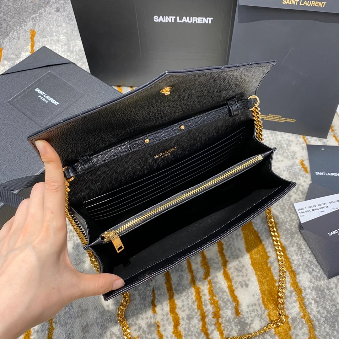 Сумка-конверт YSL с монограммой и икрой и V-образным ромбовидным узором