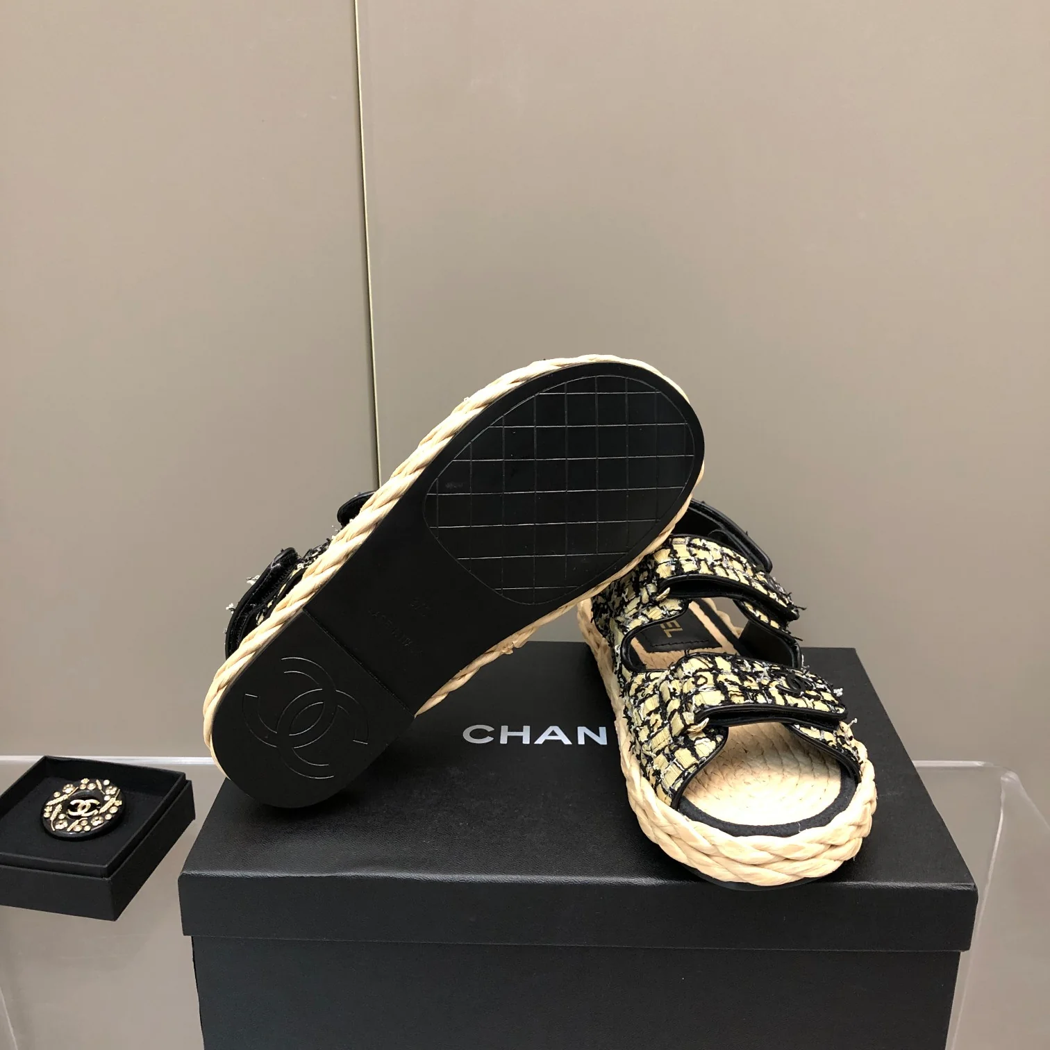 Соломенные сандалии Chanel - 1