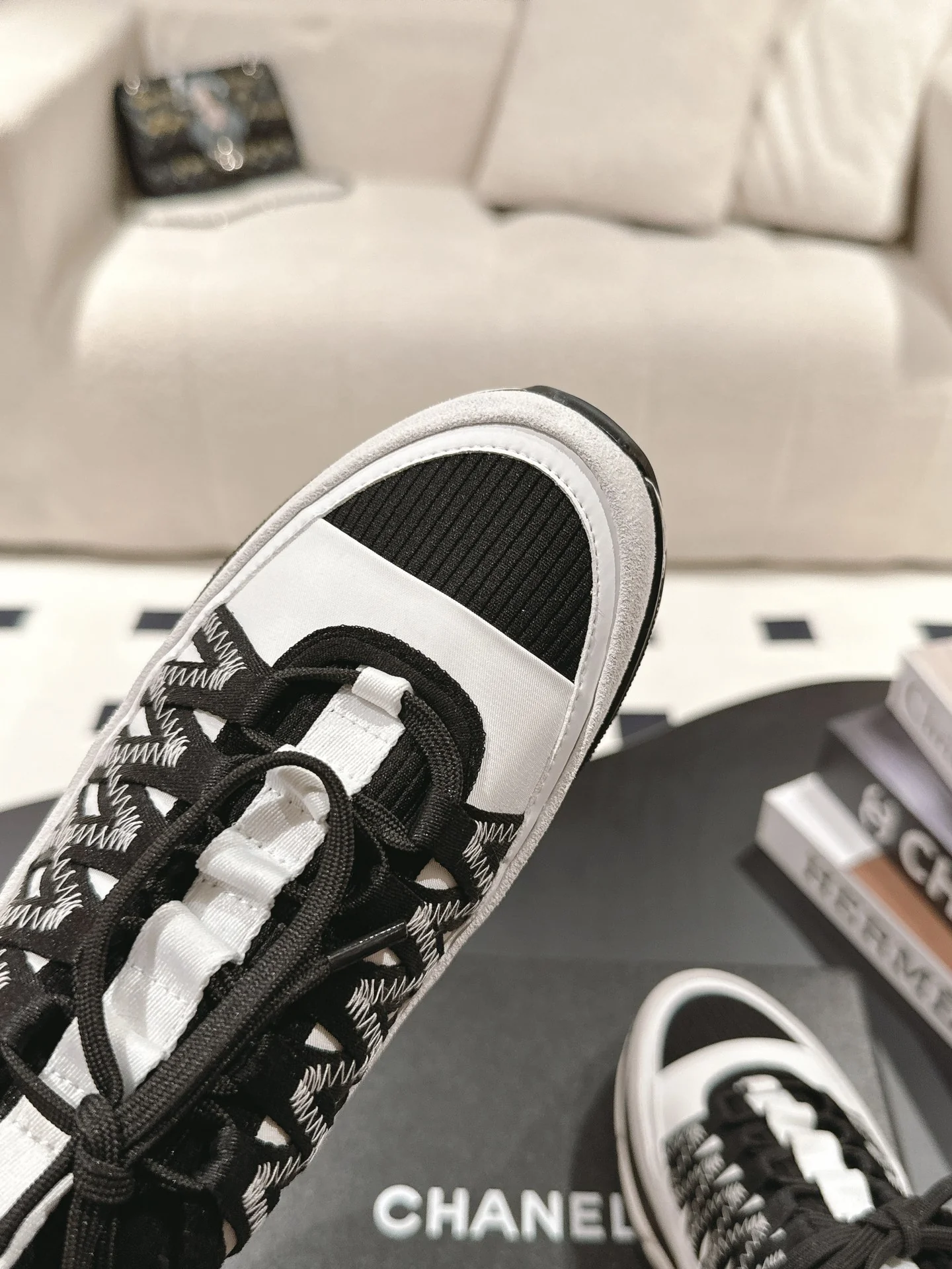 Повседневные туфли Chanel 2025 - черные