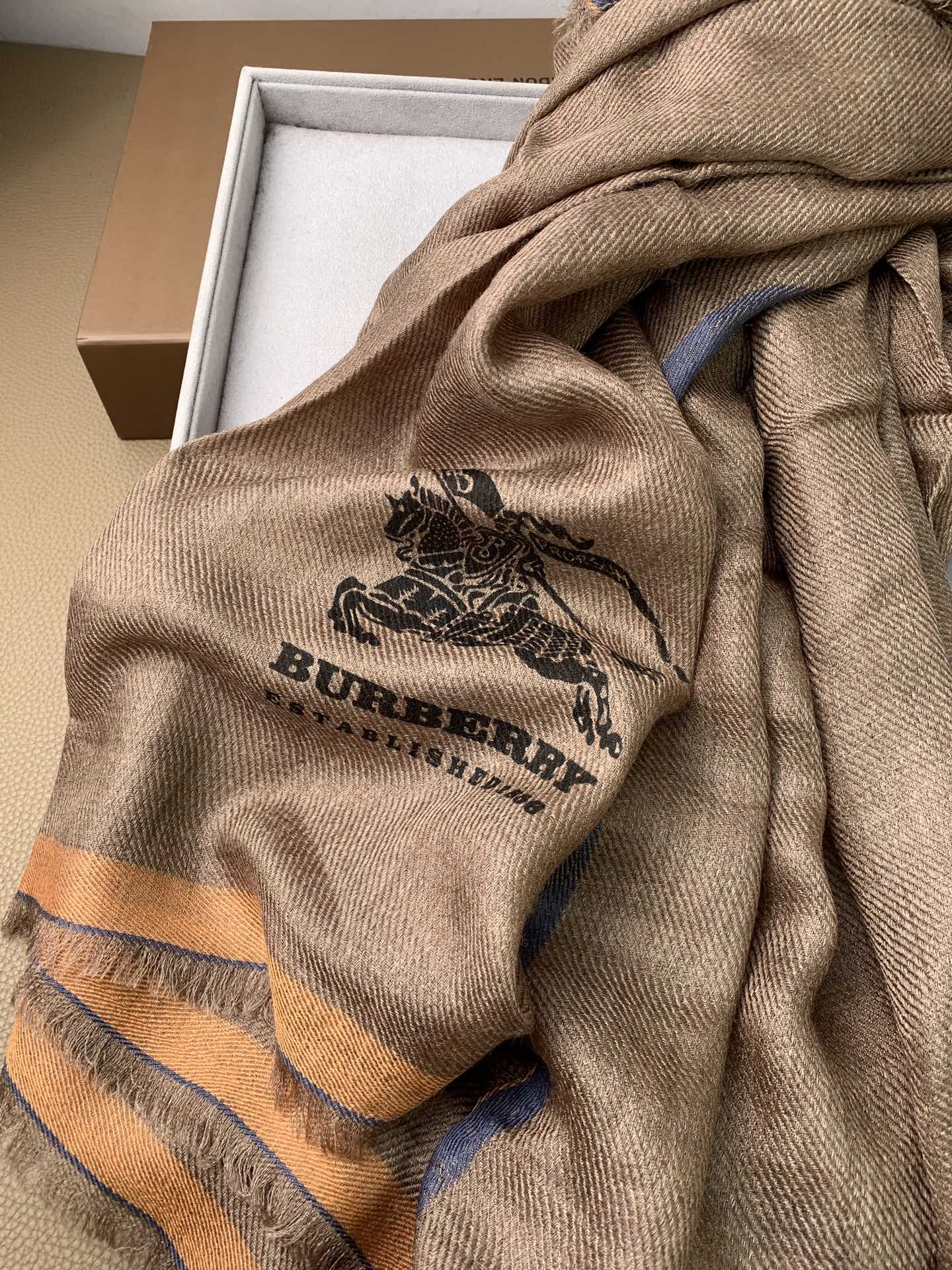 Длинный шарф Burberry из кашемира с принтом - 200 см - ширина 85 см - 100 см - кашемир - 1 шт.