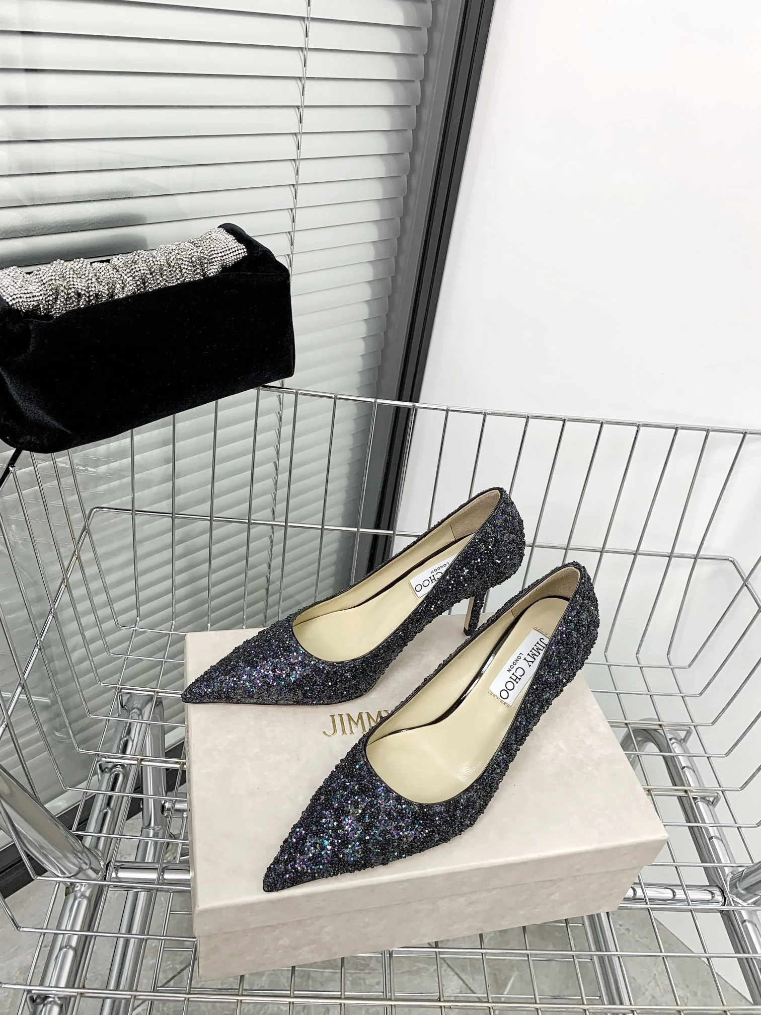 Новые поступления коллекции Jimmy весна/лето 2022 - Туфли на высоком каблуке с пайетками - 3