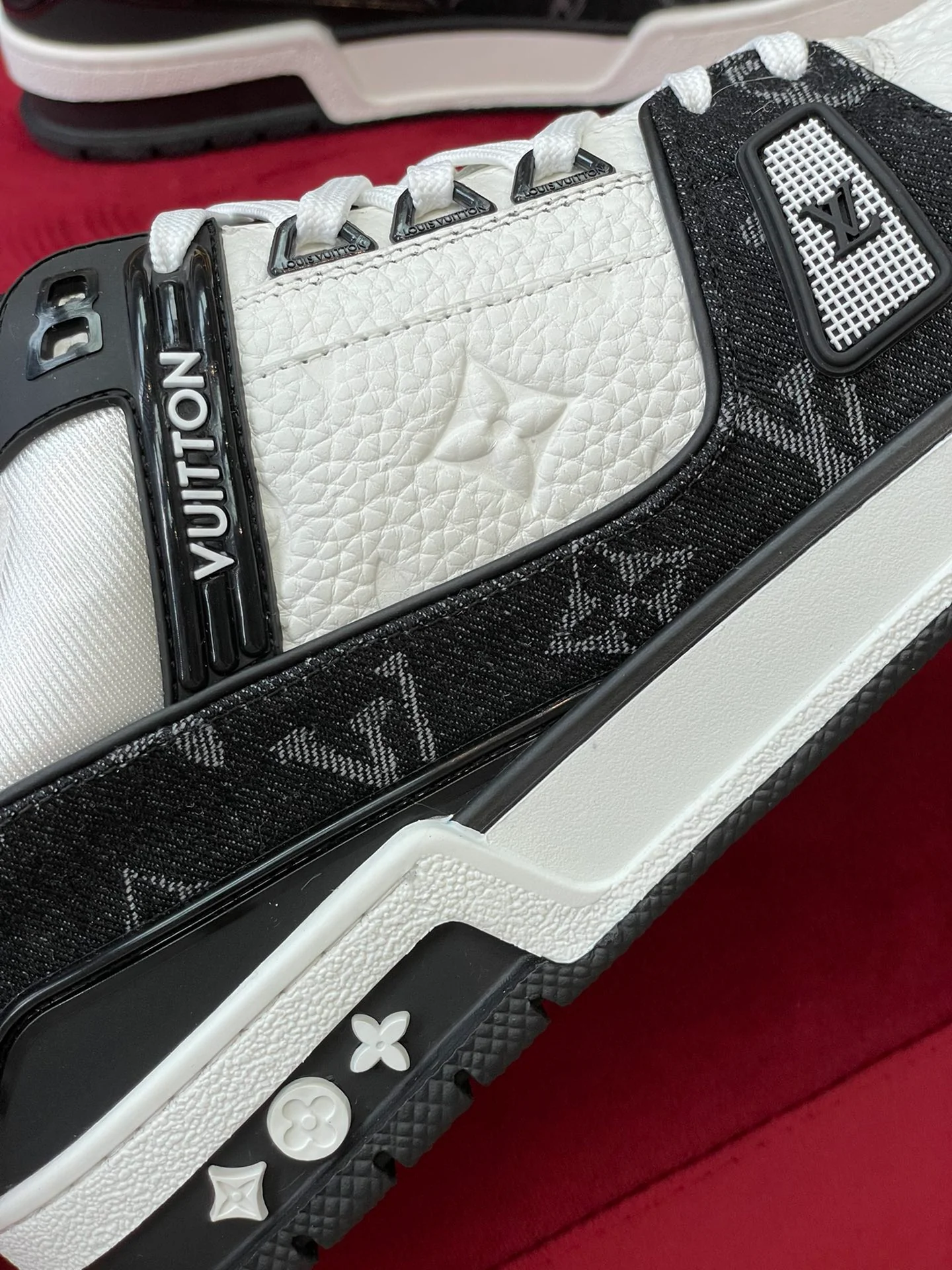 Кроссовки LV Trainer Series - Спортивная обувь - Унисекс - Бело-черные