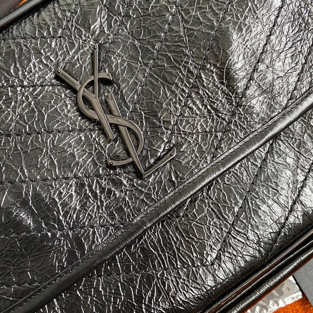 YSL Medium Niki - Кожа из вощеной коровьей кожи с черной пряжкой - с D-образным кольцом